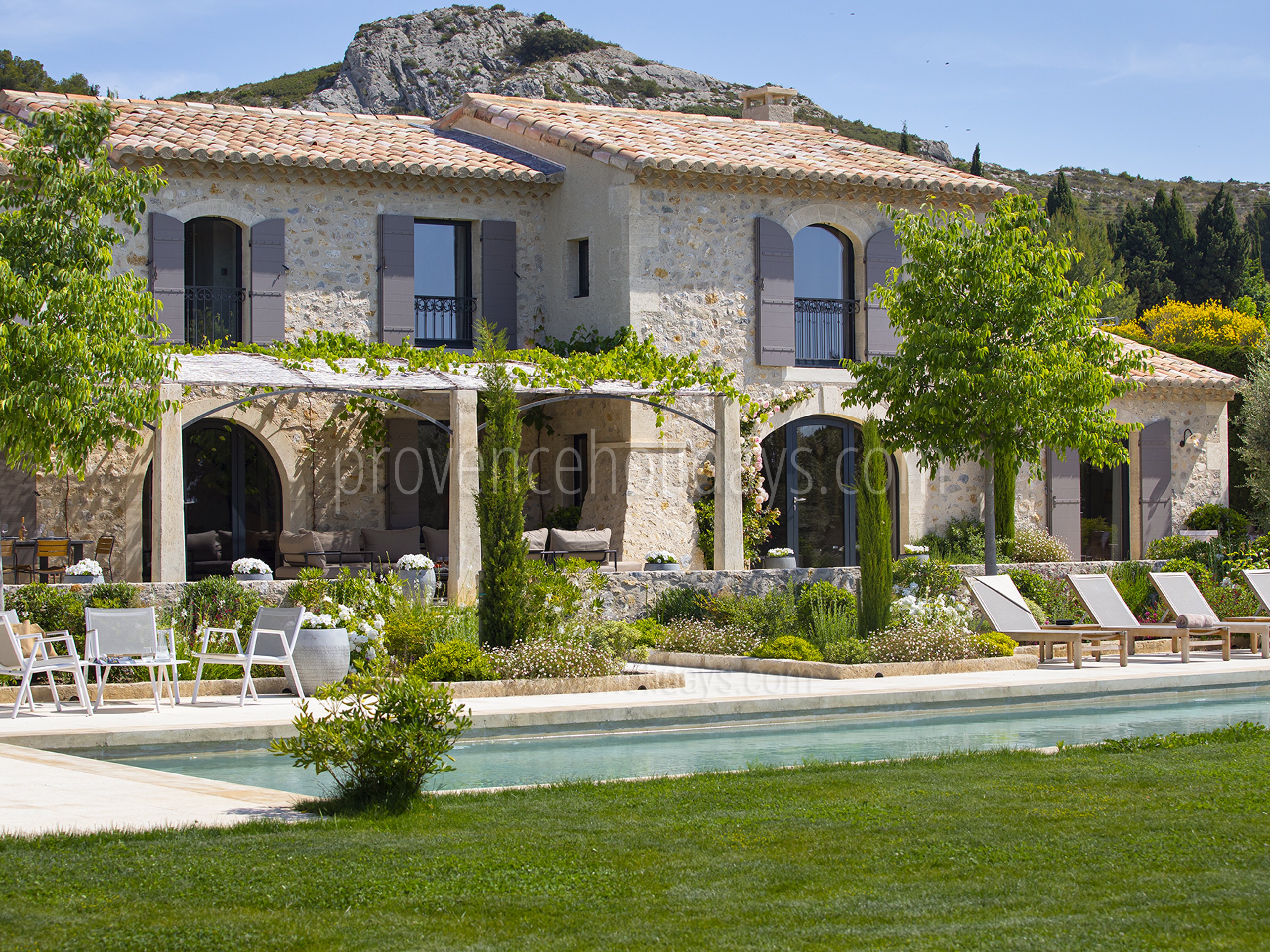 1 - Mas des Thyms: Villa: Exterior