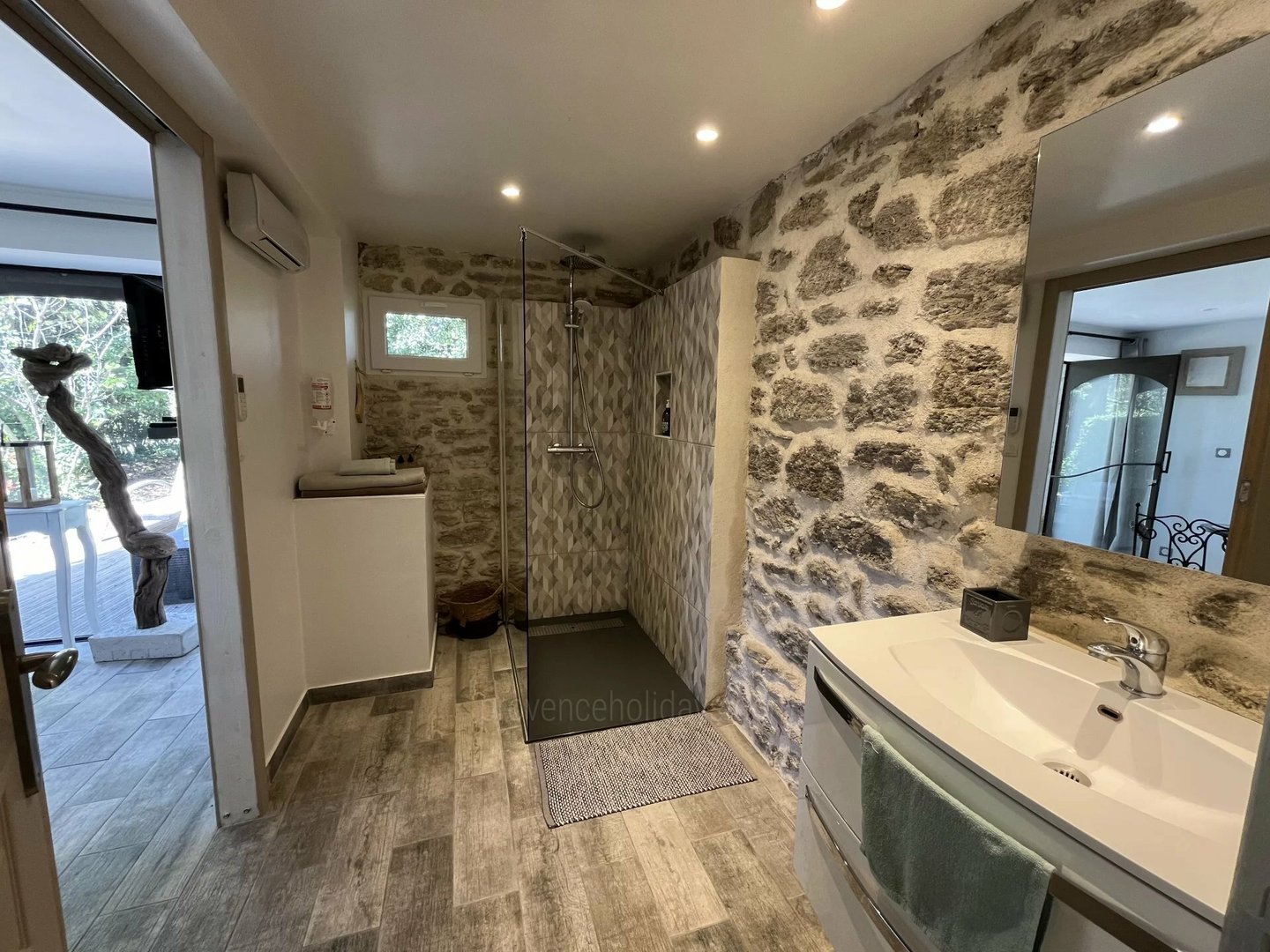 11 - Mas des Courses: Villa: Interior