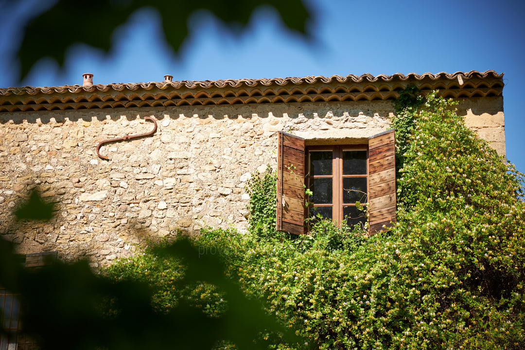 11 - Bastide de Luberon: Villa: Exterior