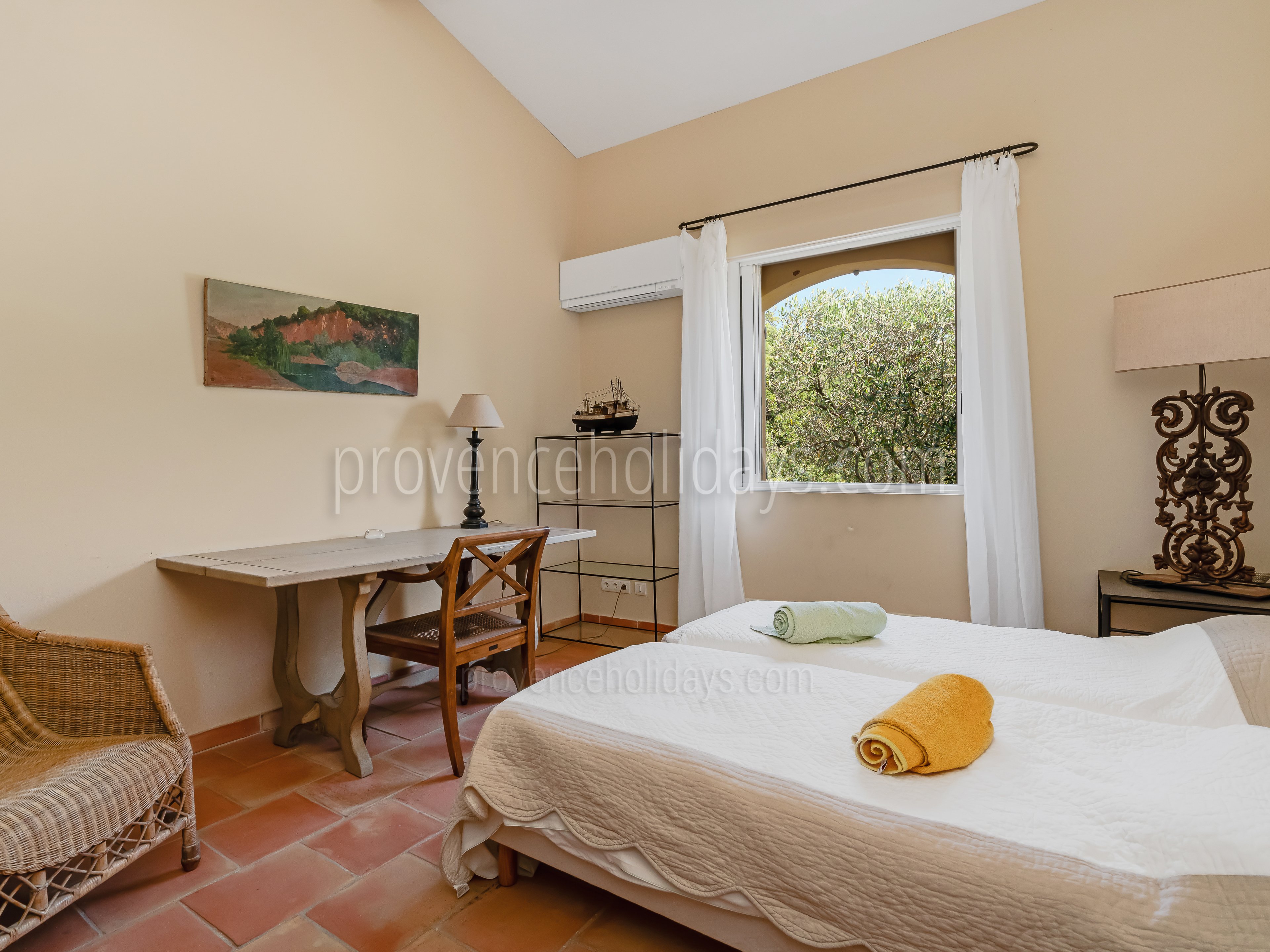 17 - Villa Serena: Villa: Bedroom