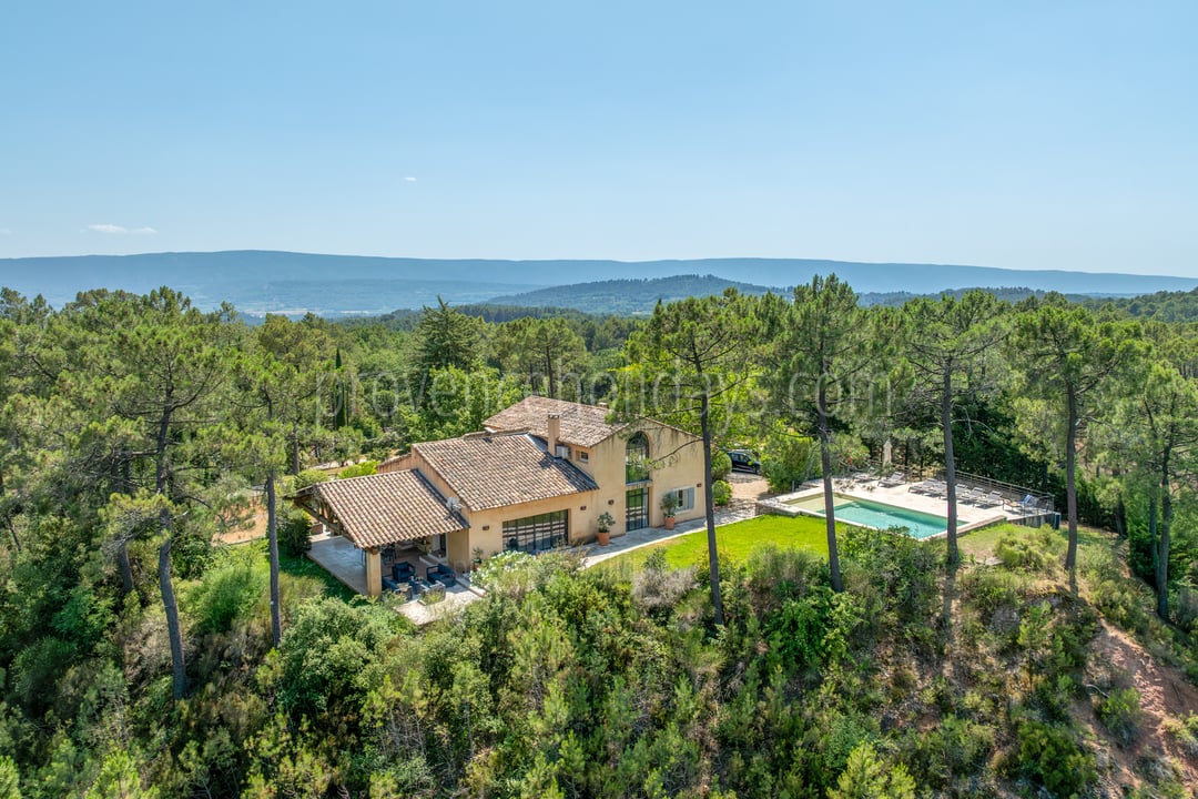18 - La Maison des Ocres: Villa: Exterior