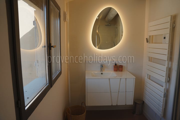 14 - Mas Trabail: Villa: Bathroom