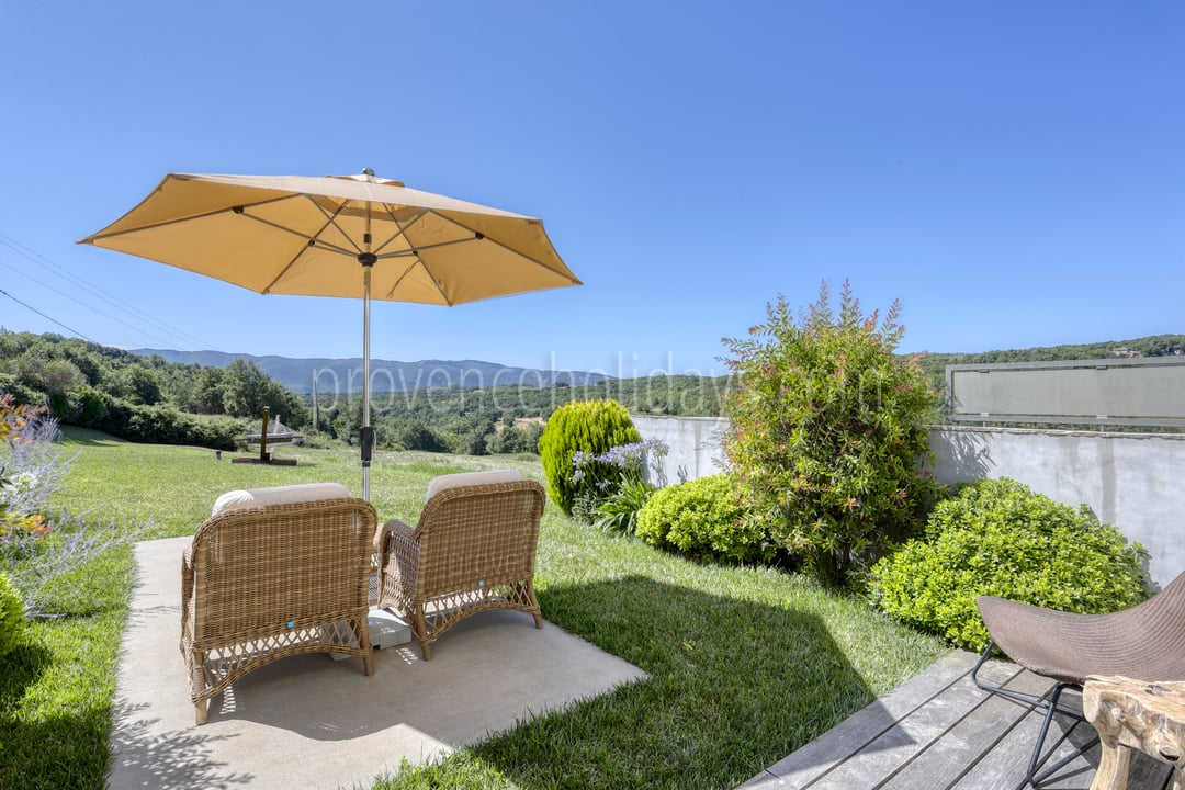 9 - Le Mas du Vallon: Villa: Exterior