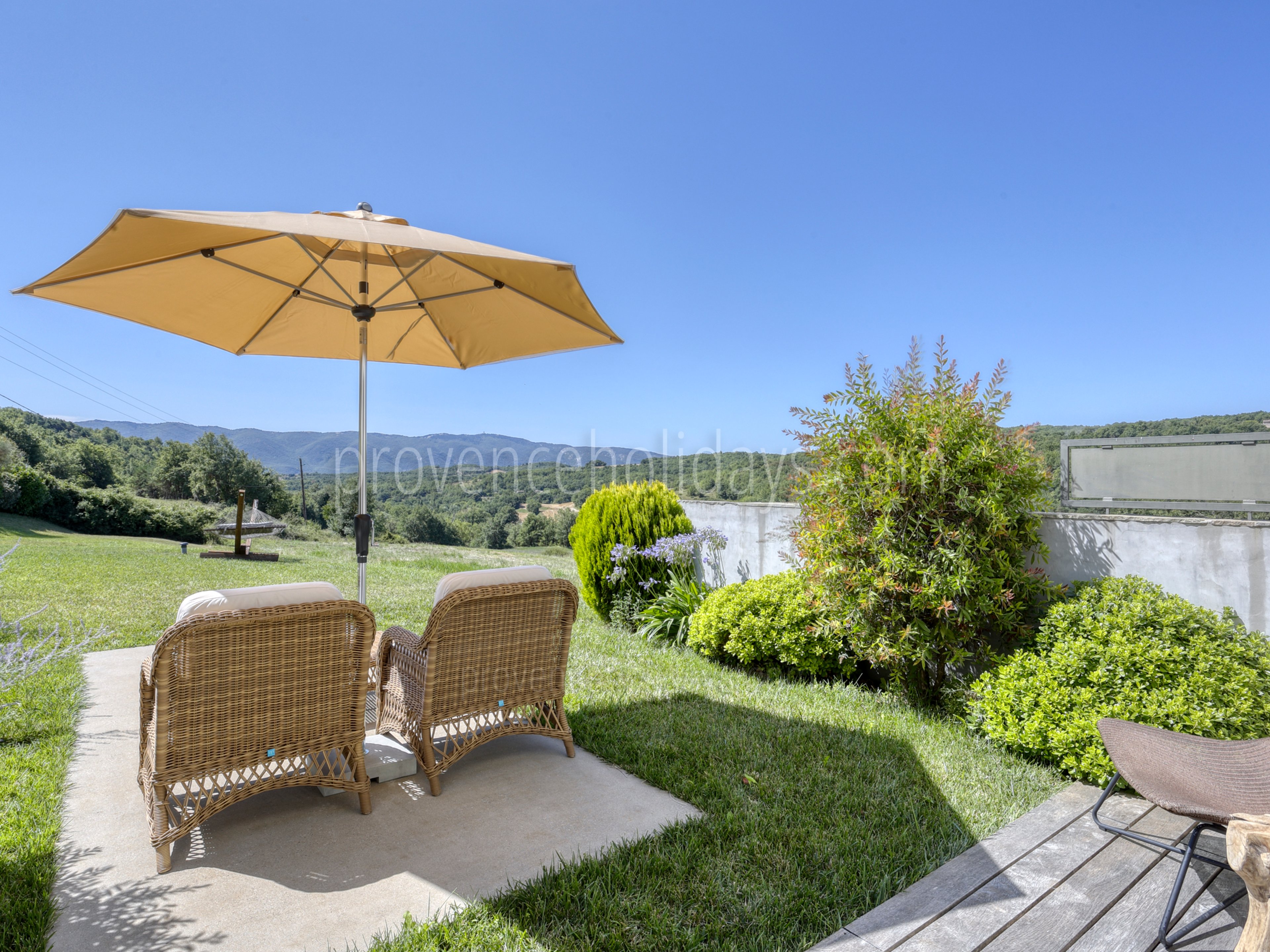 9 - Le Mas du Vallon: Villa: Exterior