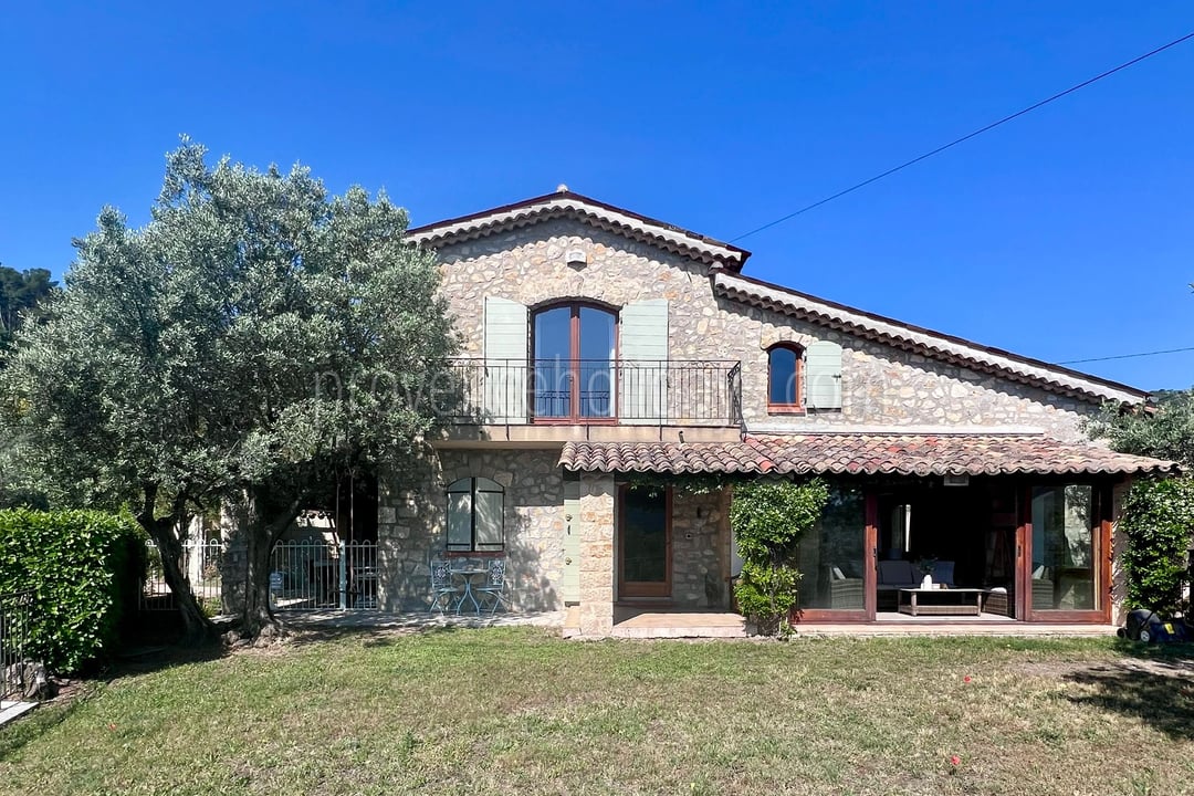 Charming Stone Bastide in Southern France