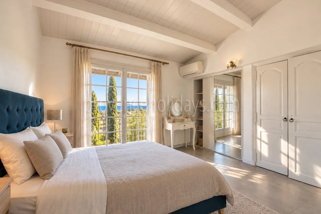 12 - Villa mit Meerblick in Cavalaire-sur-Mer: Villa: Bedroom