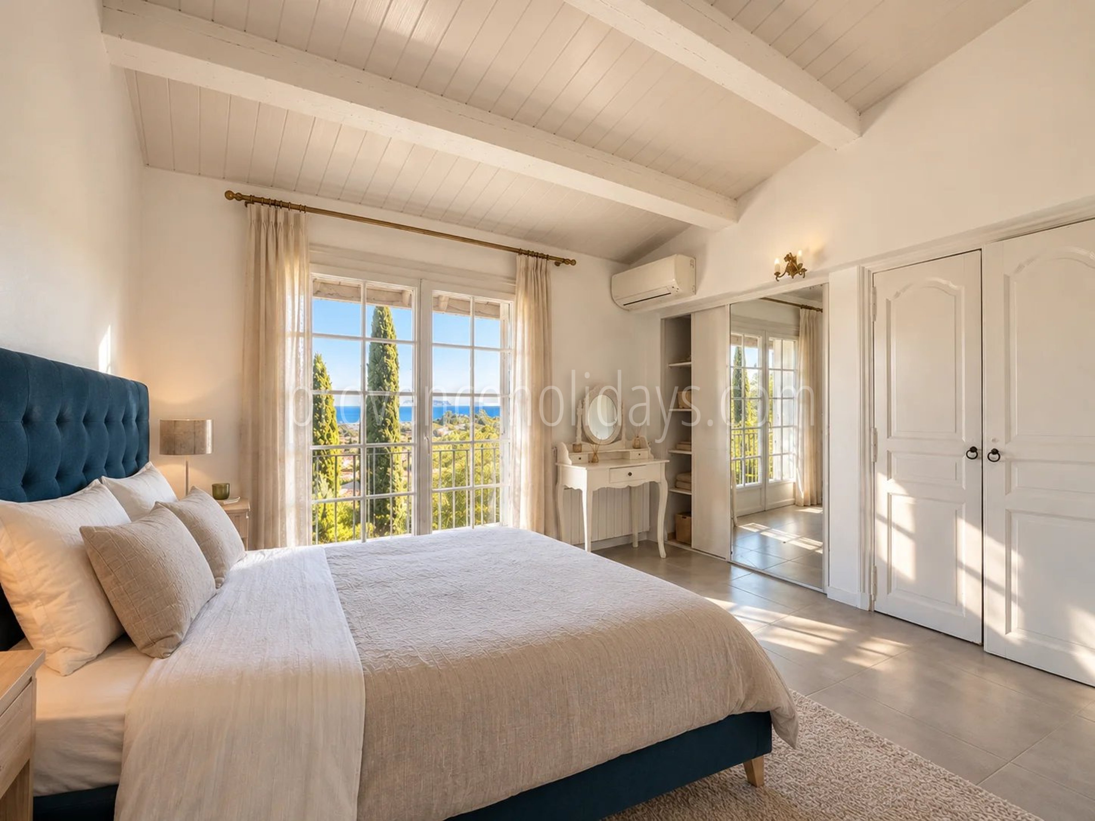 12 - Villa mit Meerblick in Cavalaire-sur-Mer: Villa: Bedroom