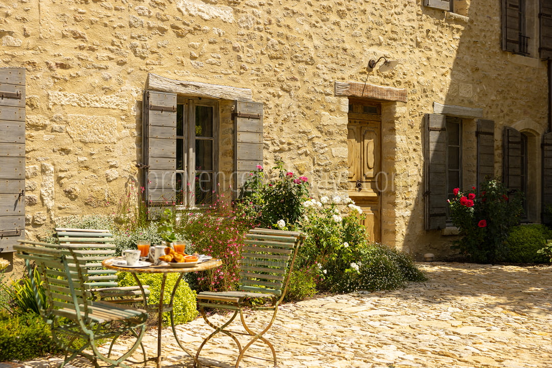 55 - Grand Mas d\'Oppède: Villa: Exterior