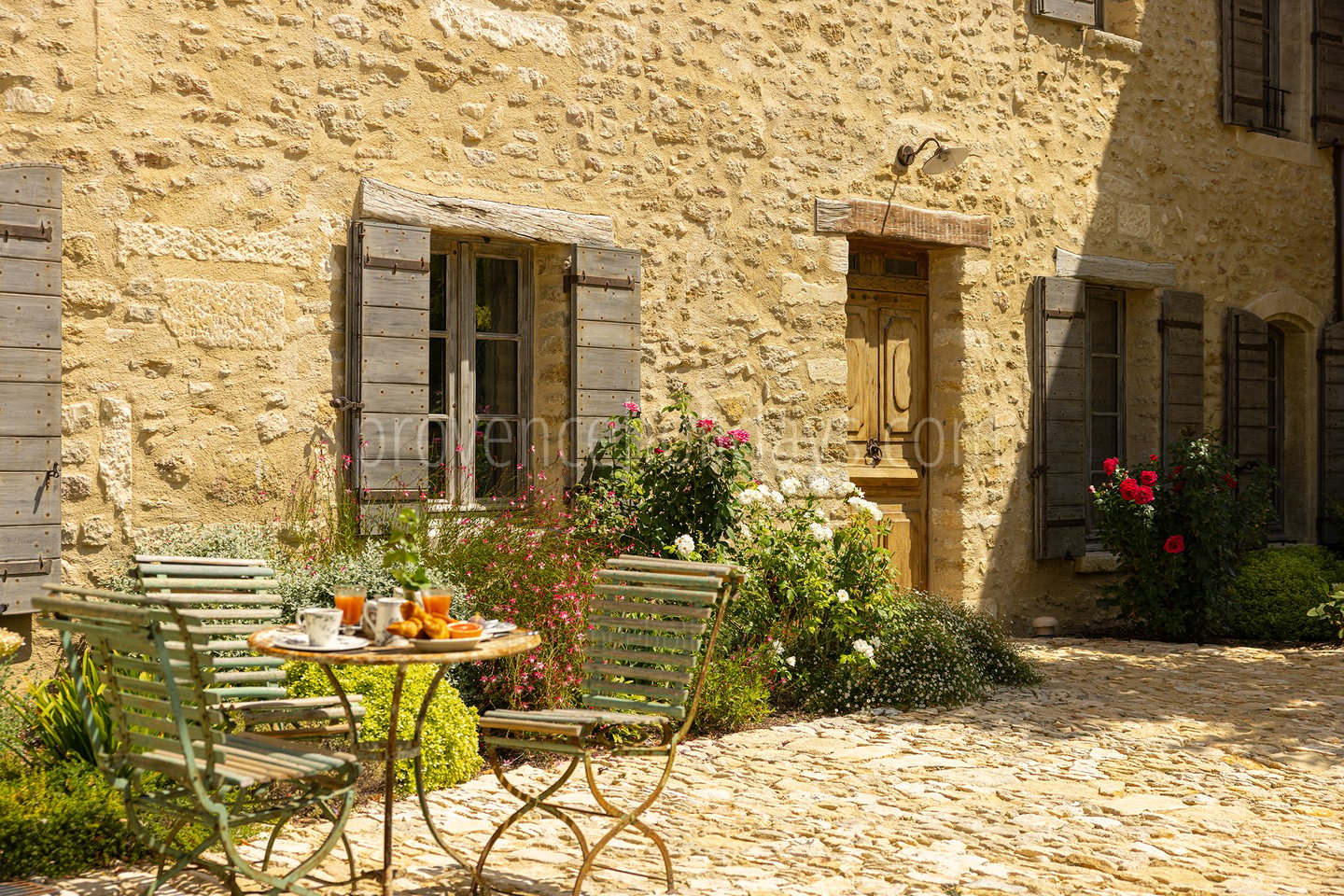 55 - Grand Mas d\'Oppède: Villa: Exterior