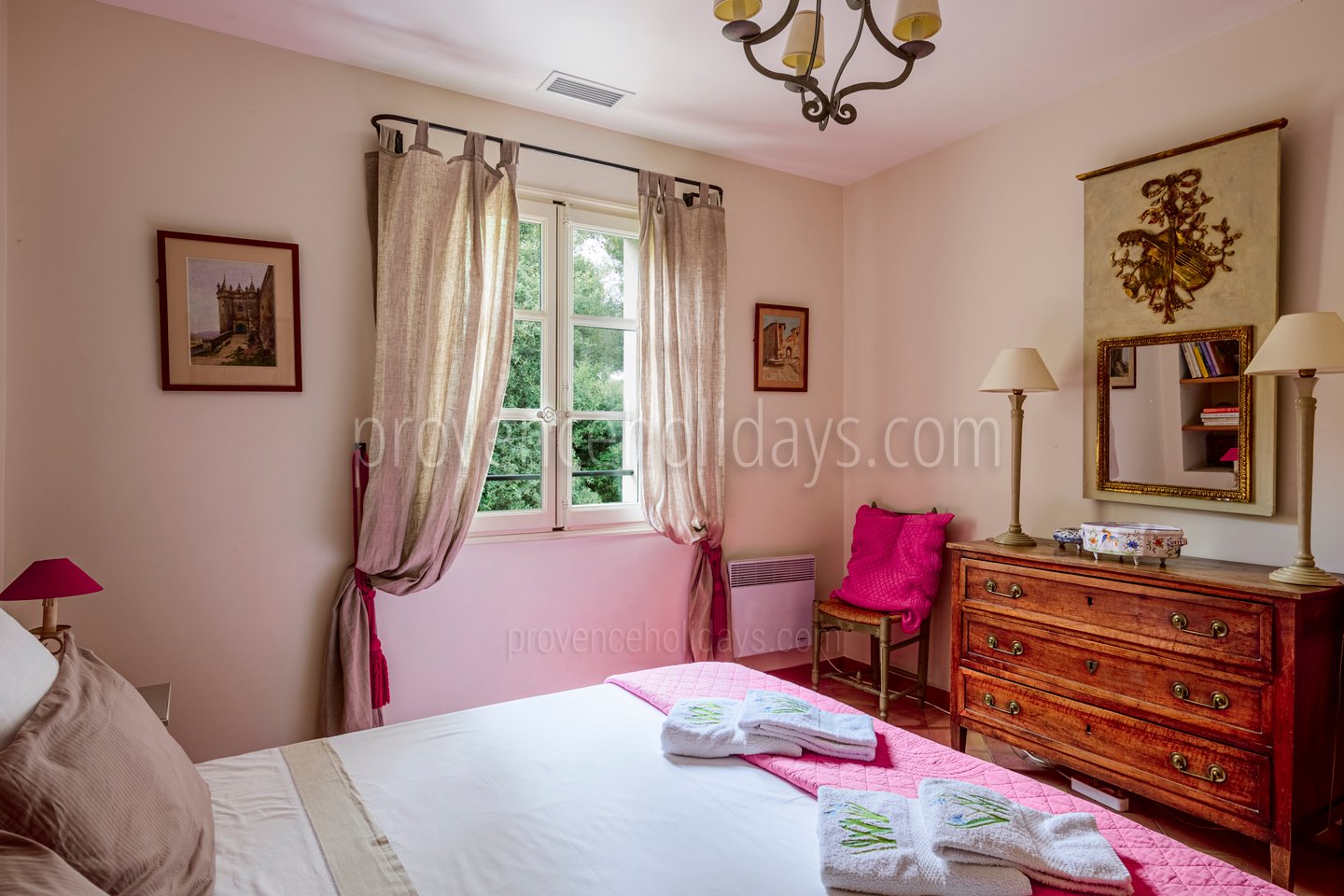 27 - Le Mas des Roses: Villa: Bedroom