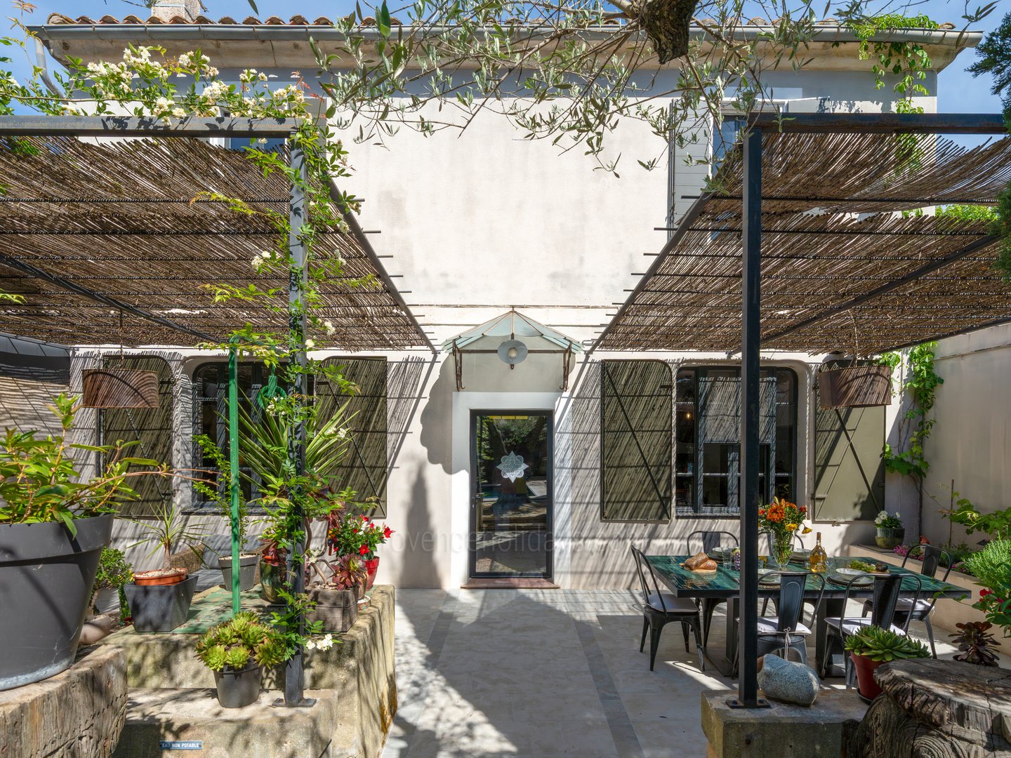 9 - L\'Hôtel Particulier: Villa: Exterior