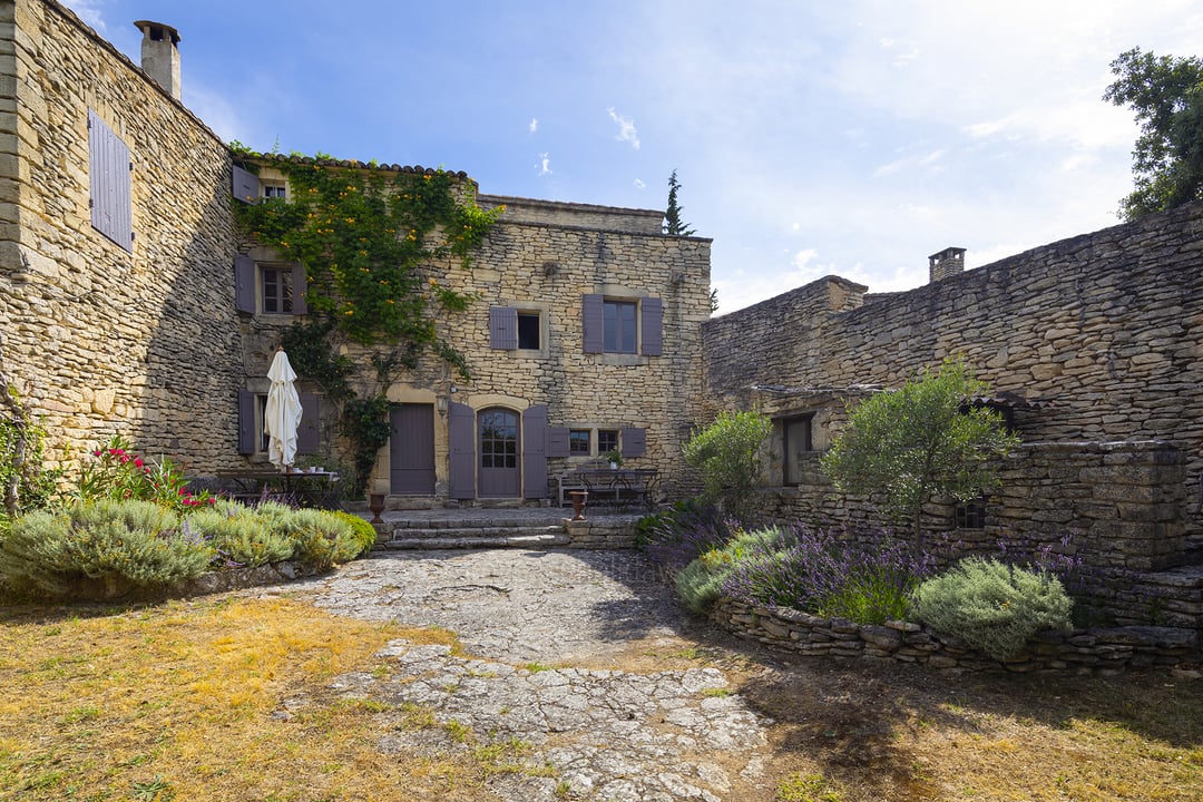 9 - La Garrigue: Villa: Exterior