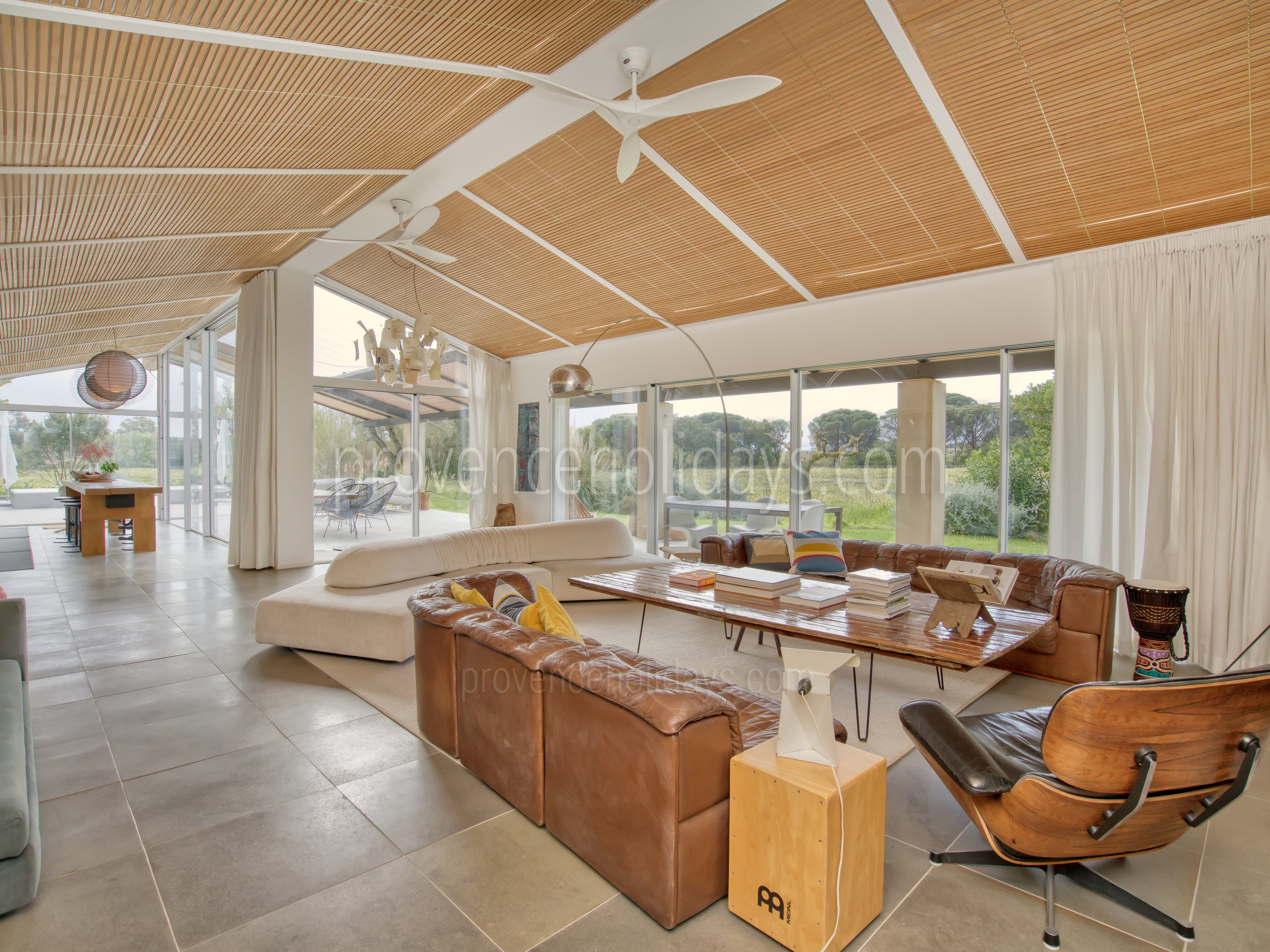 21 - Refuge d\'Azur: Villa: Interior