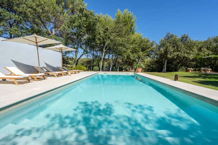 Ferienhaus mit beheiztem Pool in der Nähe von Oppède