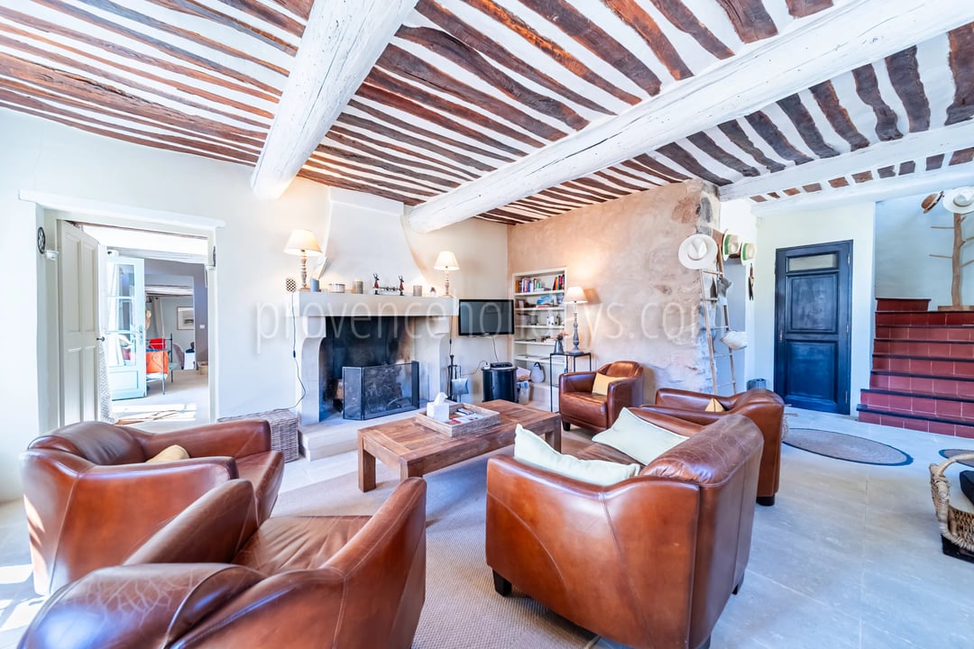 12 - Mas with inner courtyard in Gordes: Villa: Interior