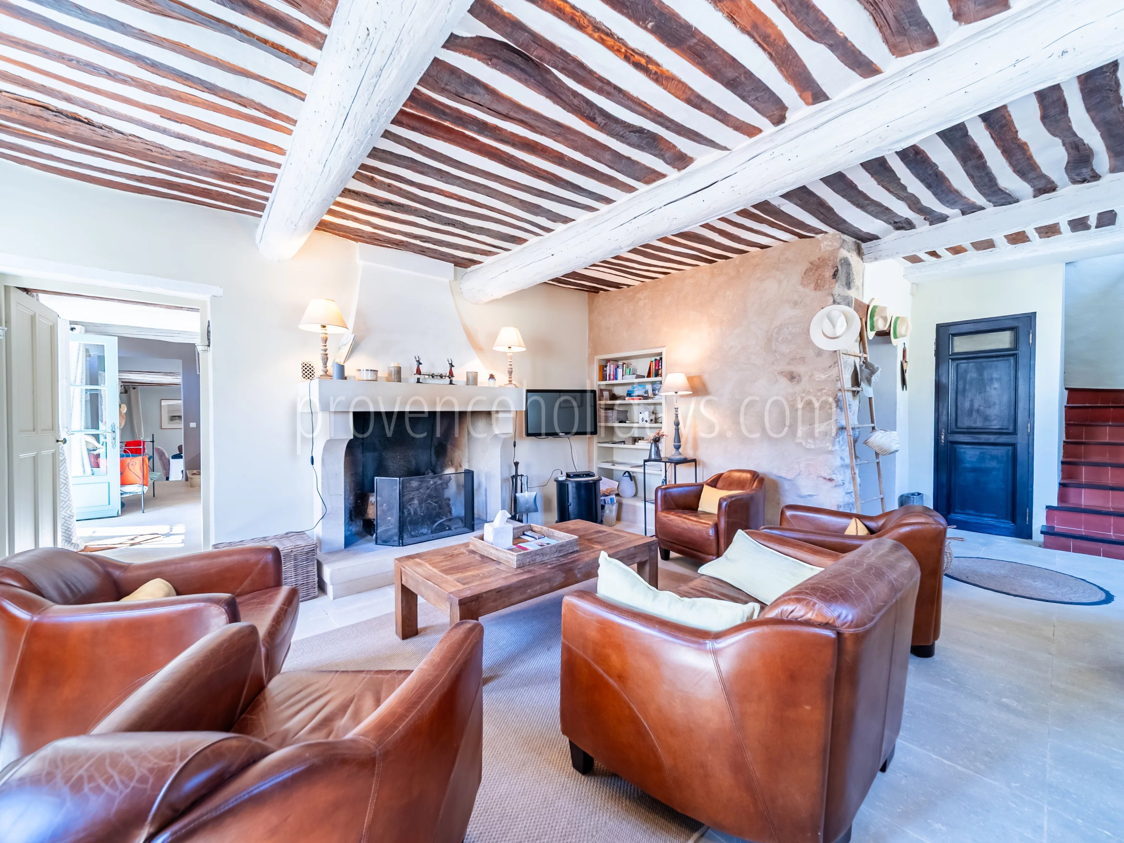 12 - Mas with inner courtyard in Gordes: Villa: Interior