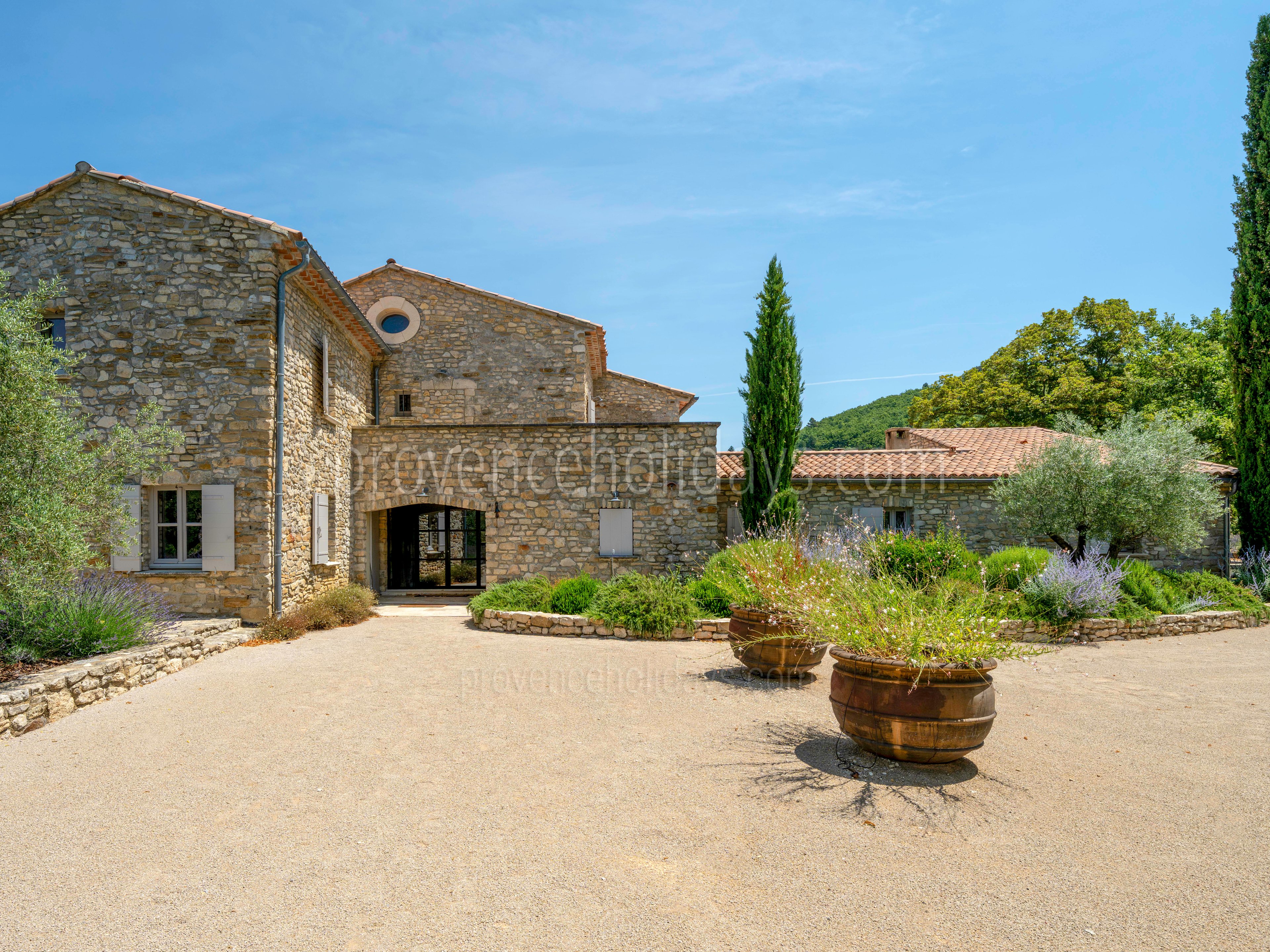 38 - Mas de Saint-Jean: Villa: Exterior