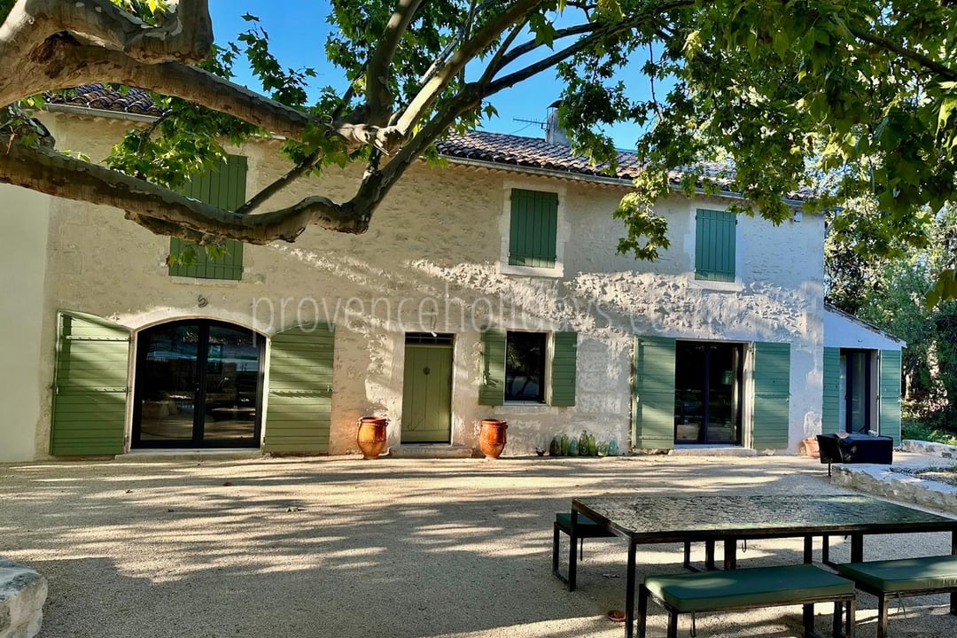 -7 - Domaine du Grand Platane: Villa: Exterior