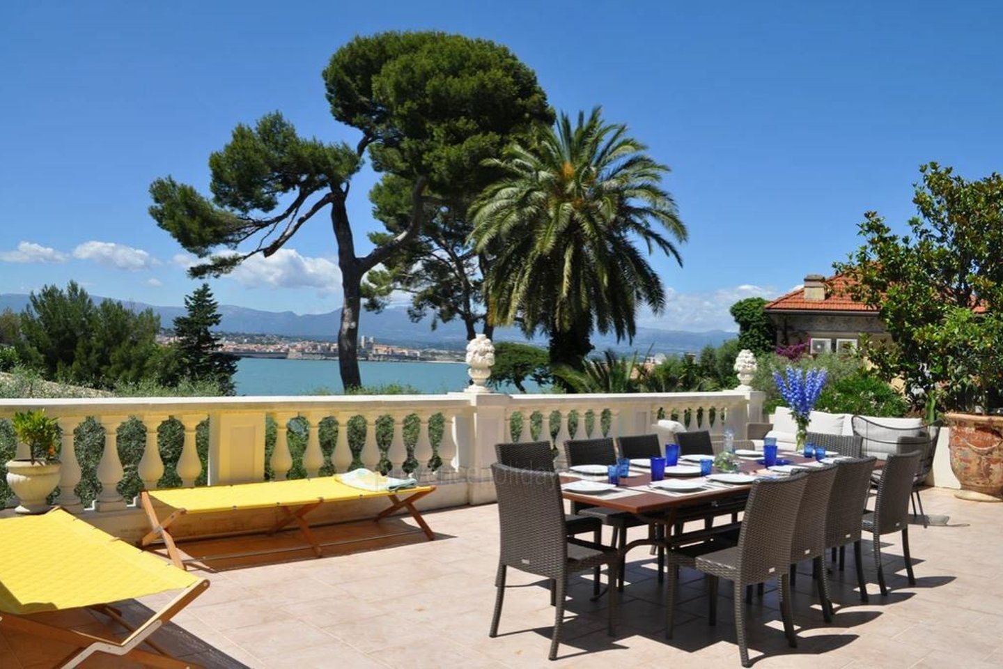 5 - Villa Cap d\'Antibes: Villa: Exterior