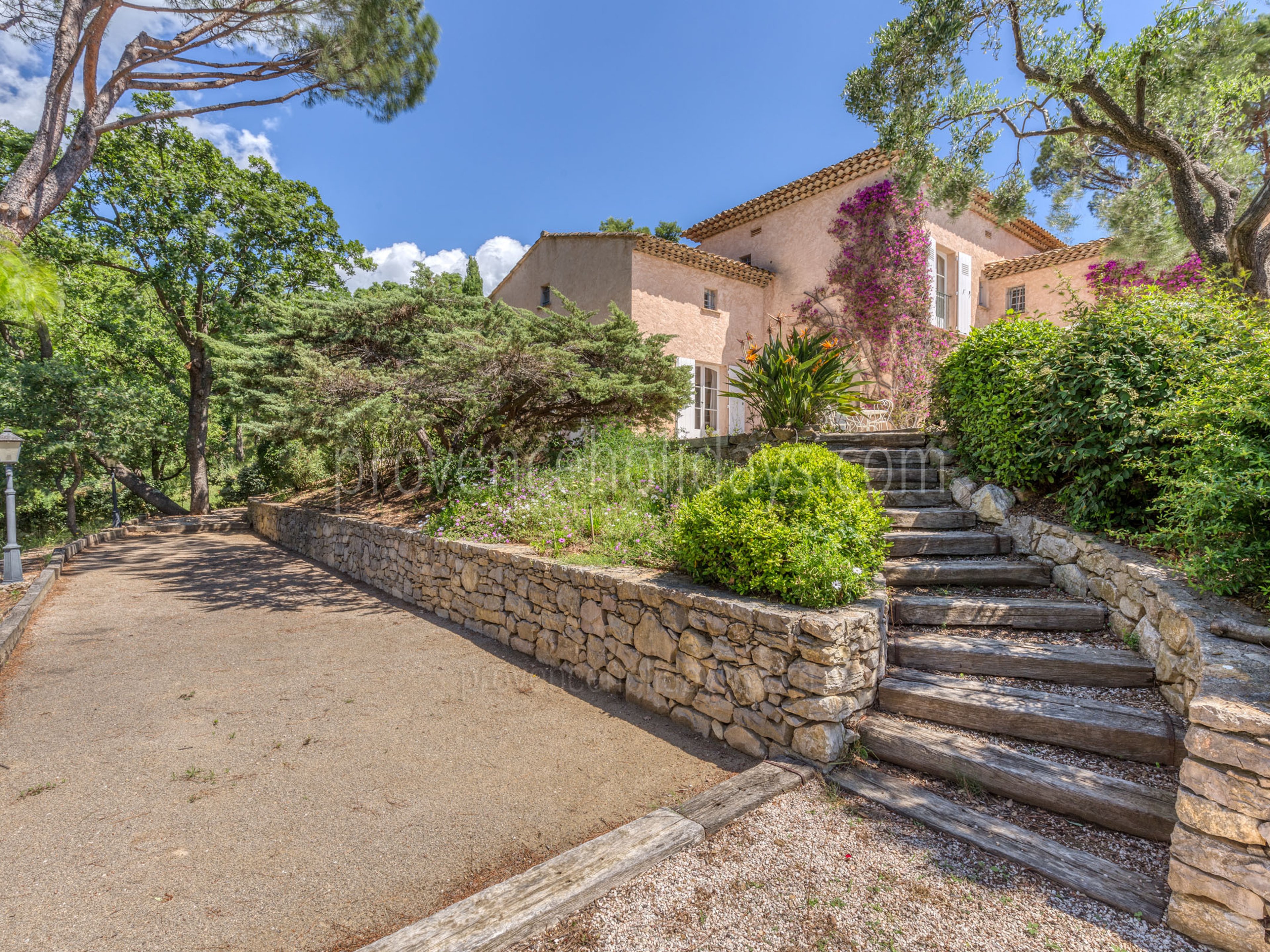4 - Villa Lyris: Villa: Exterior