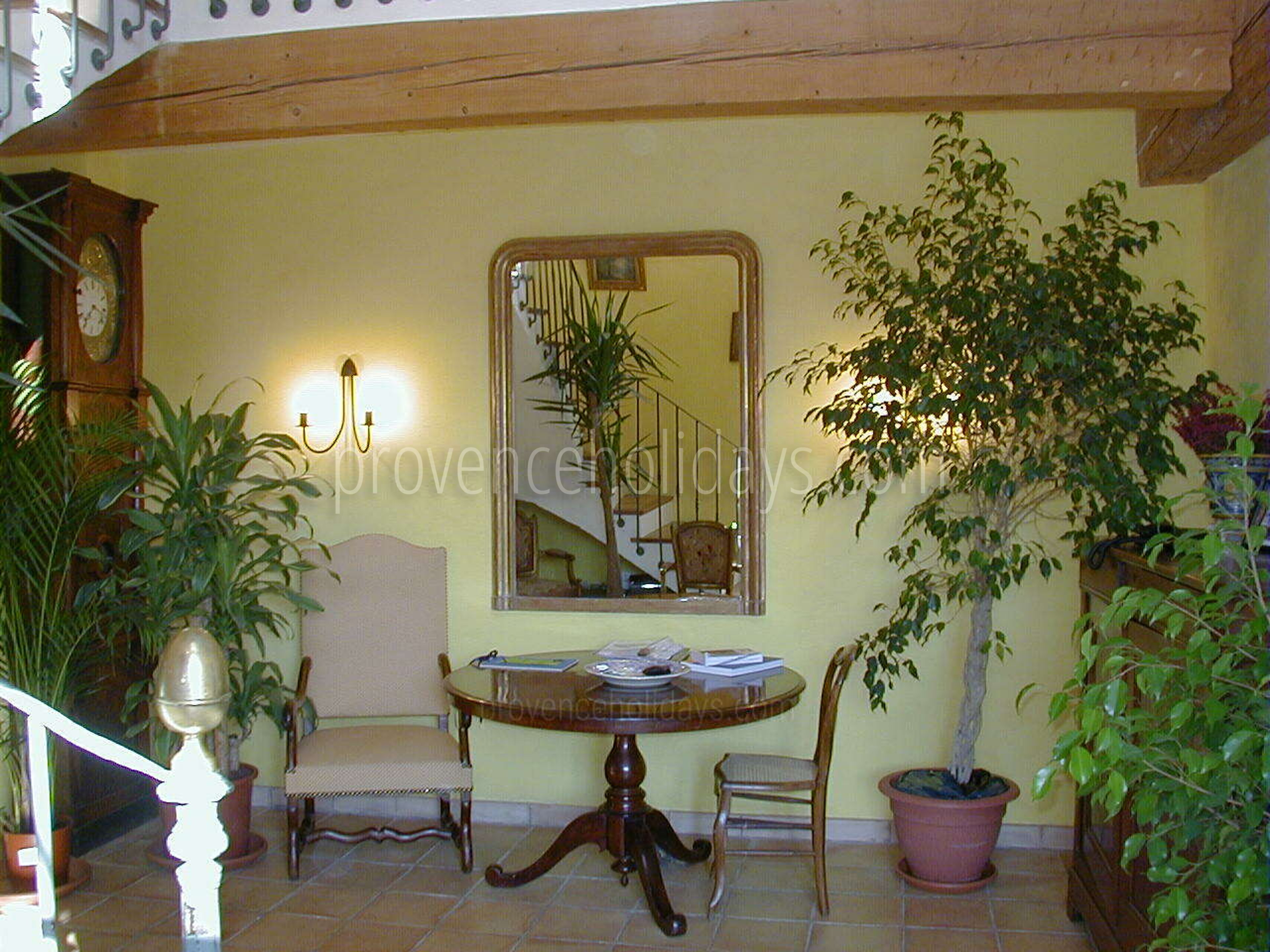 33 - Mas Lambesc: Villa: Interior