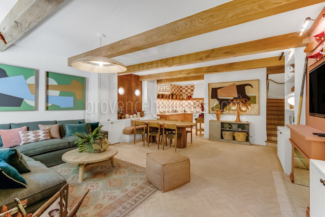 20 - La Tropézienne: Villa: Interior