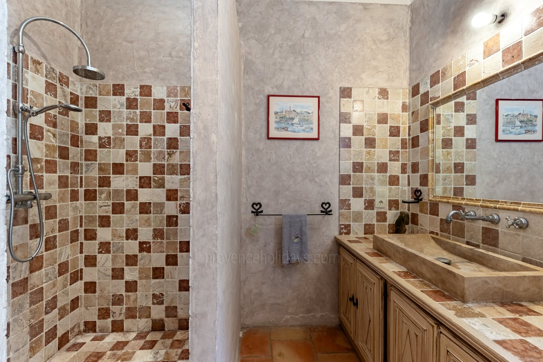 16 - Mas Horizon: Villa: Bathroom