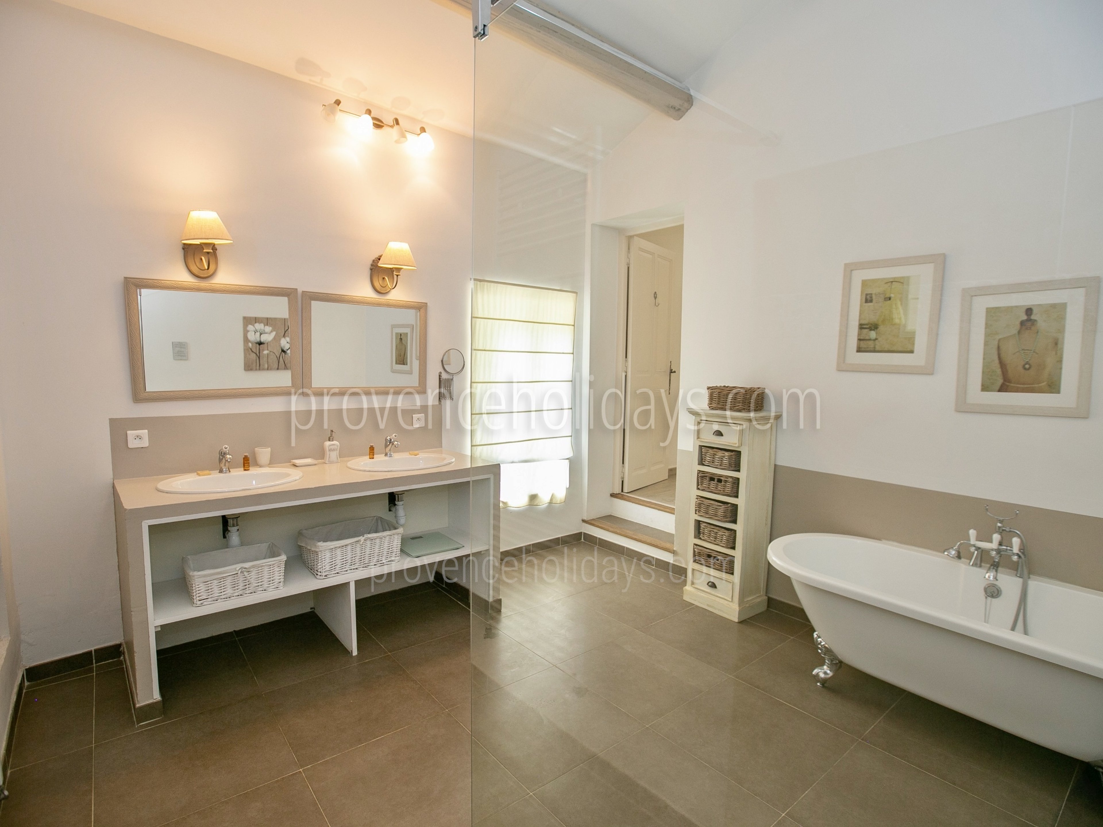 12 - Les Oliviers: Villa: Bathroom