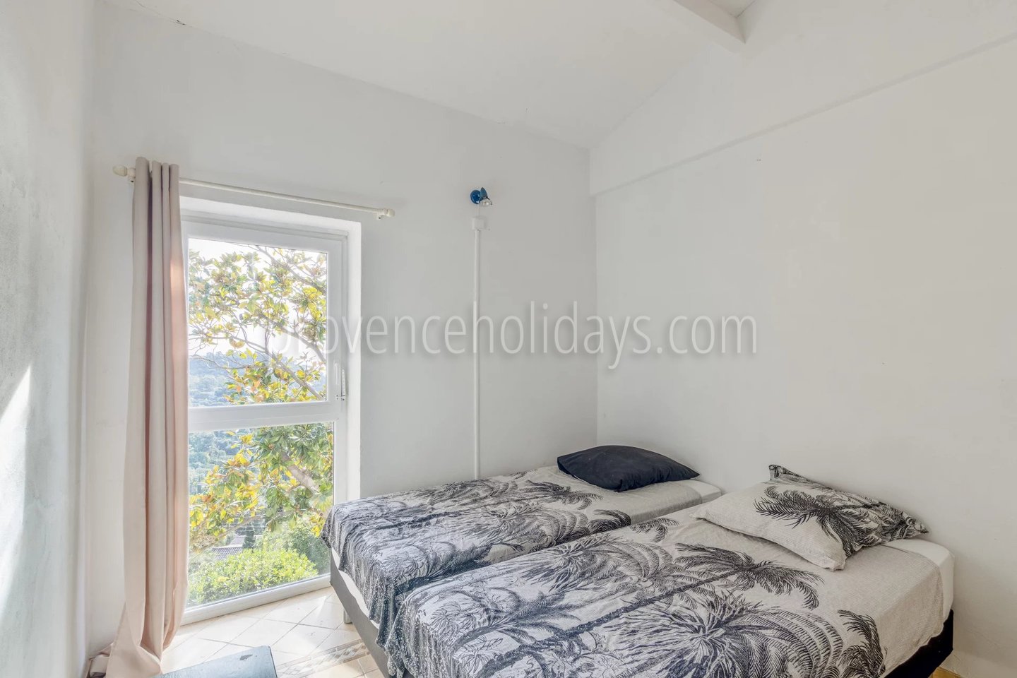 45 - Te renoveren villa in Rayol-Canadel-sur-Mer: Villa: Bedroom
