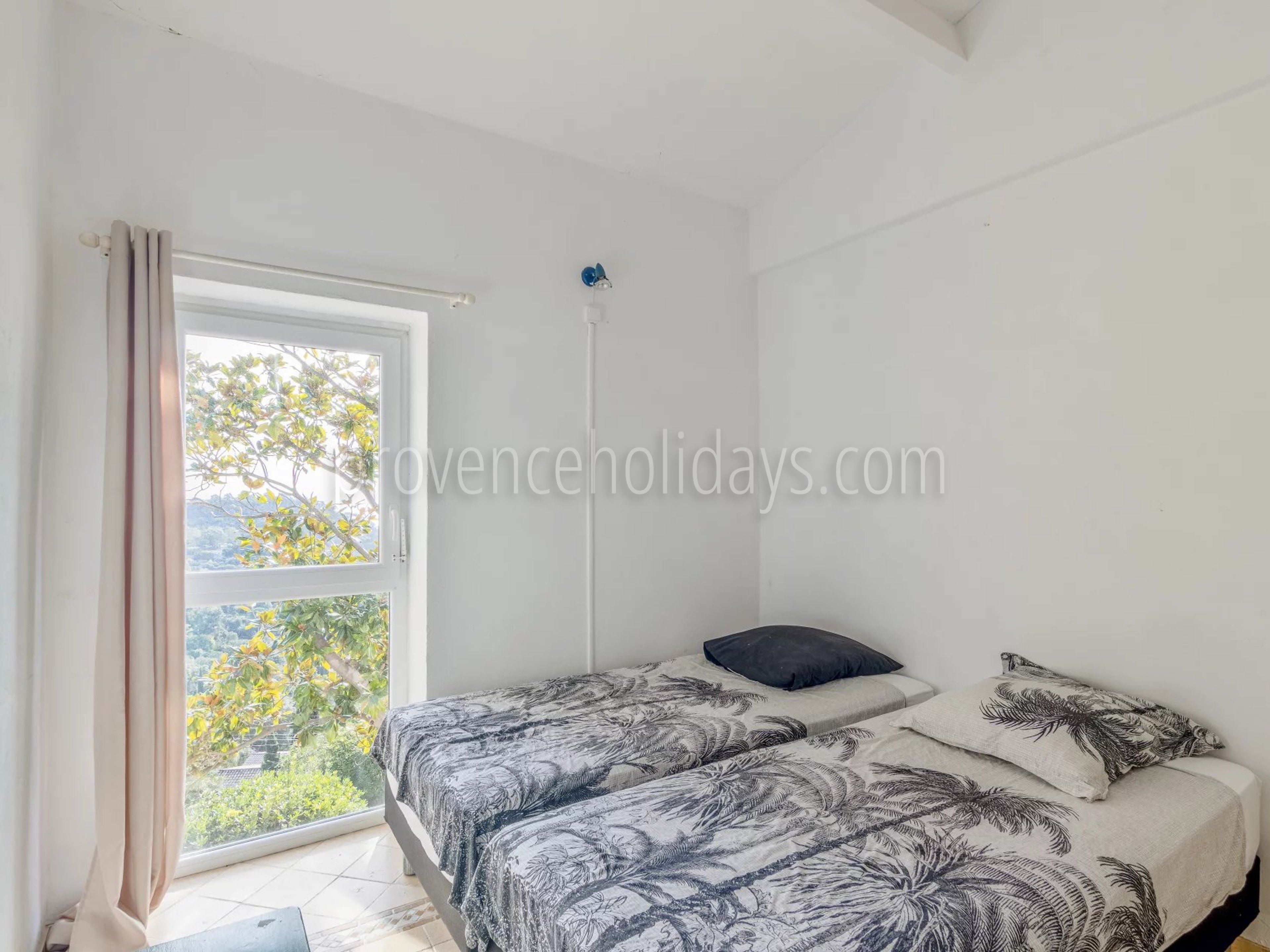 45 - Te renoveren villa in Rayol-Canadel-sur-Mer: Villa: Bedroom