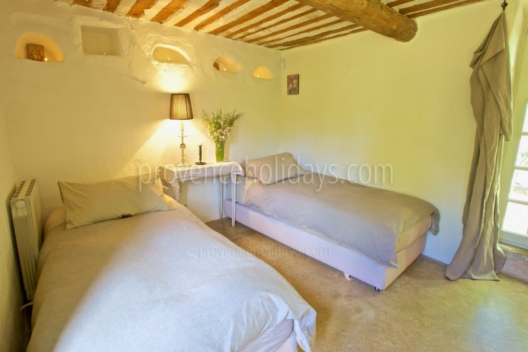 46 - Mas des Lavandes: Villa: Bedroom