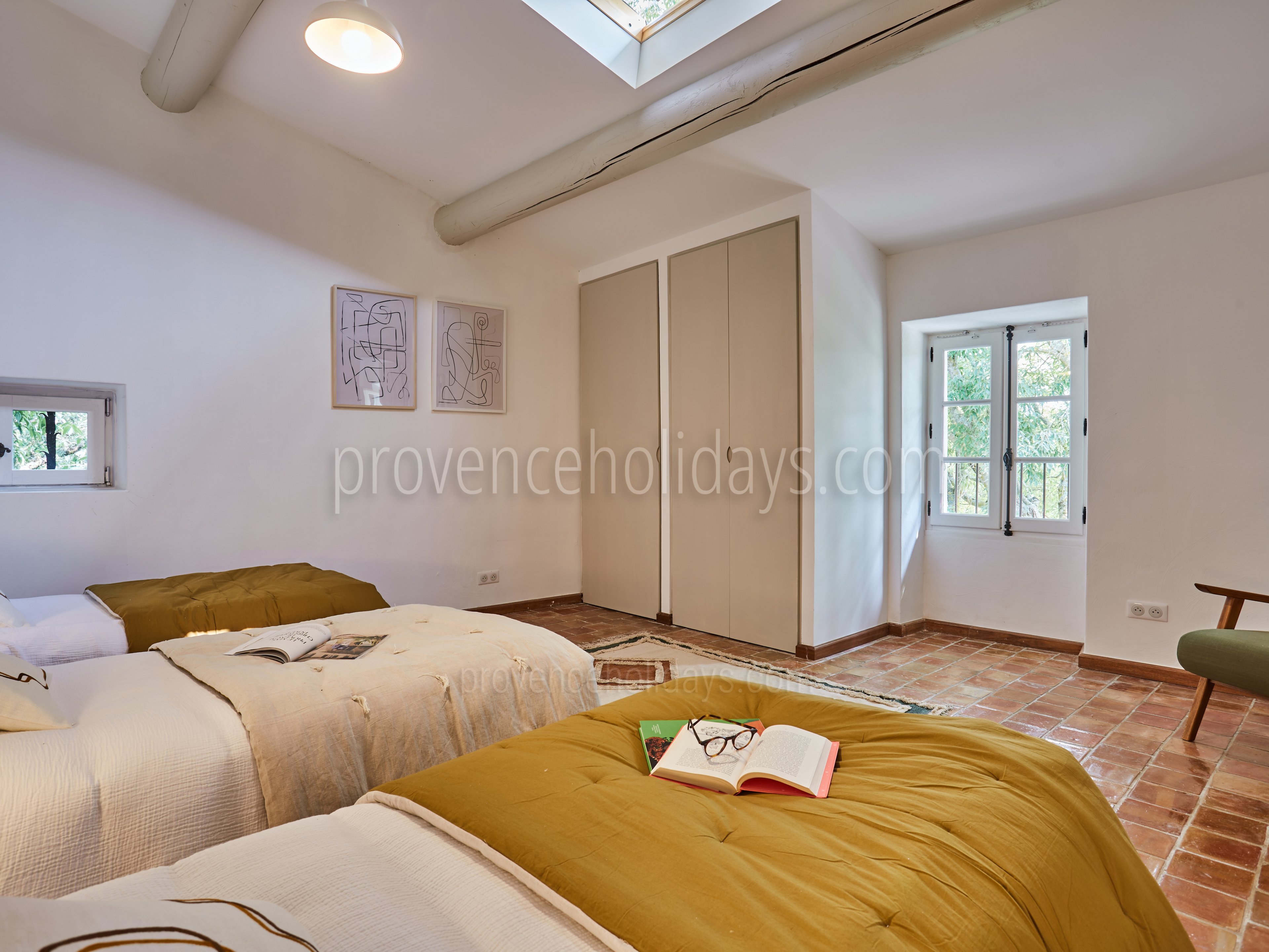 59 - La Maison de Goult: Villa: Bedroom