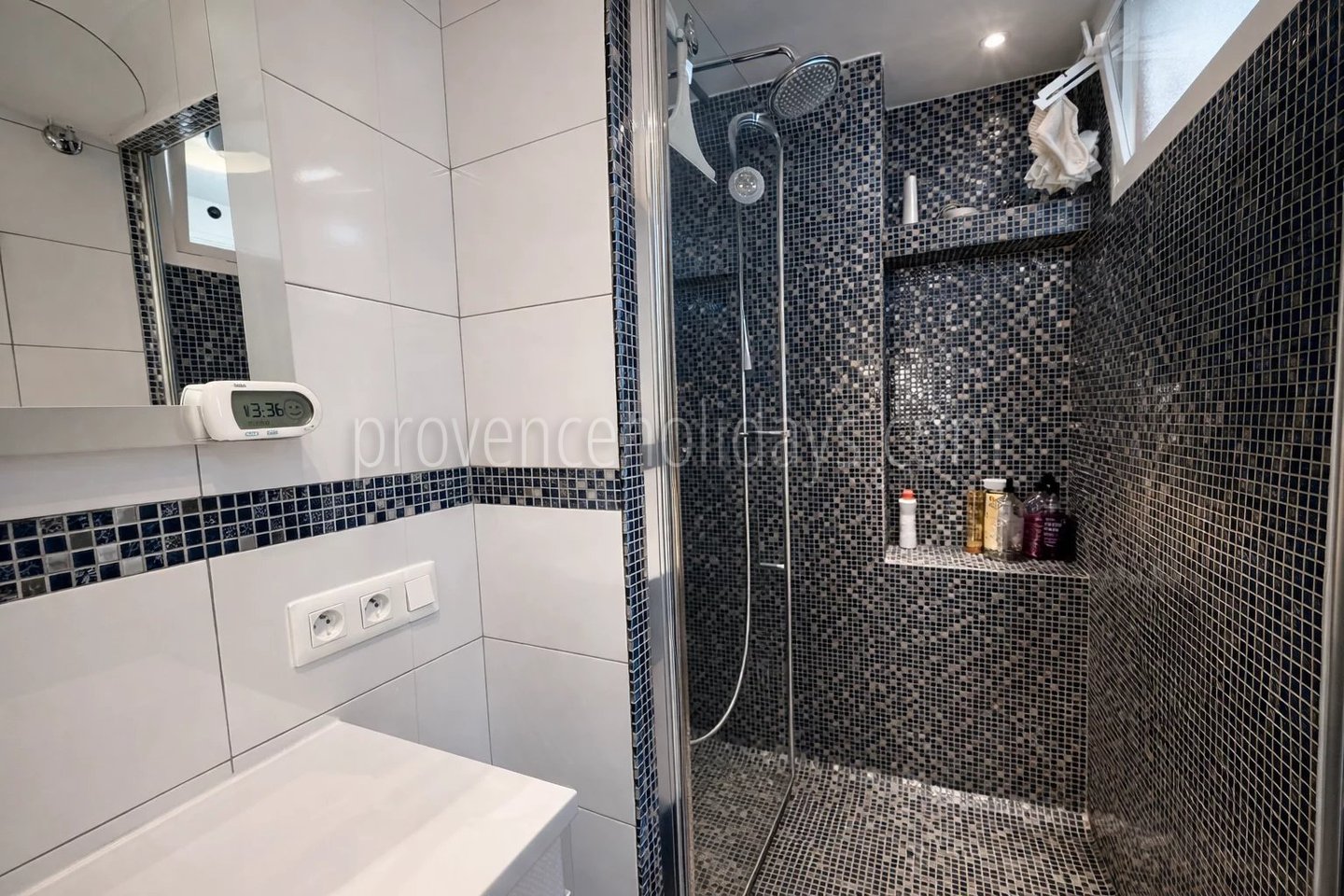 6 - Huis met kelder in Grimaud: Villa: Bathroom