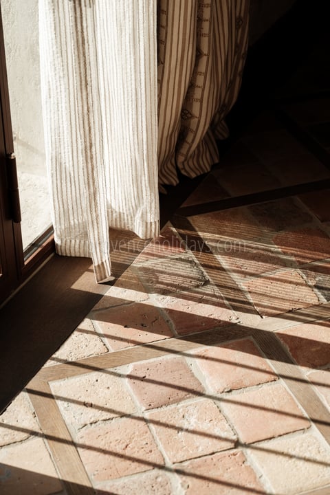 26 - Mas des Oliviers: Villa: Interior