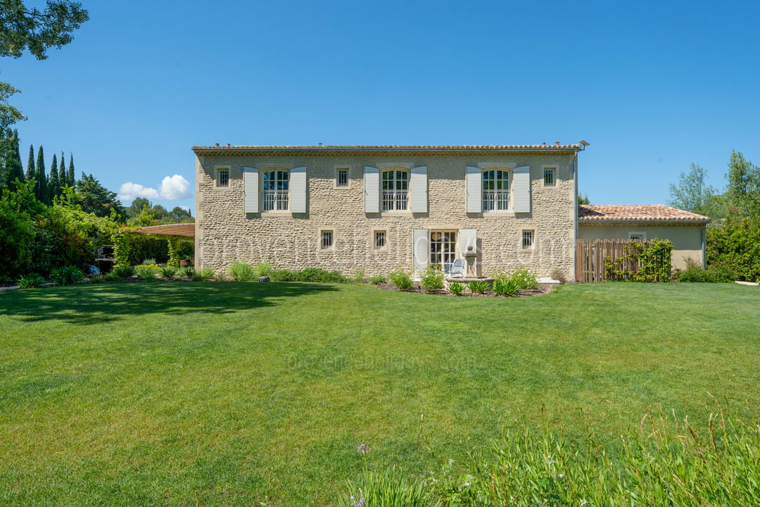 24 - Mas Élégance: Villa: Exterior