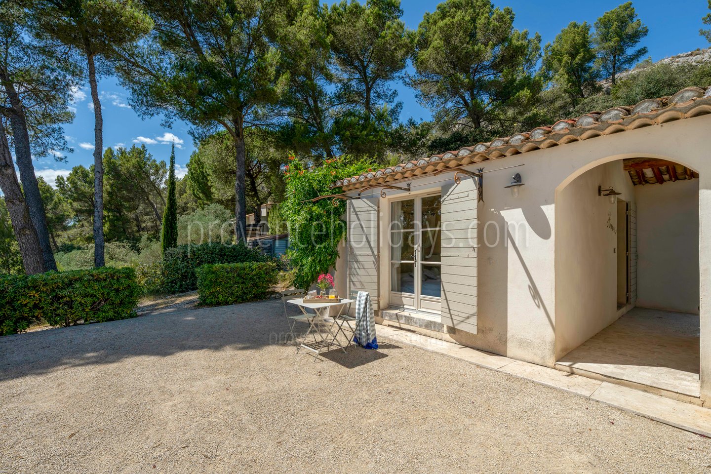 33 - Mas des Songes: Villa: Exterior