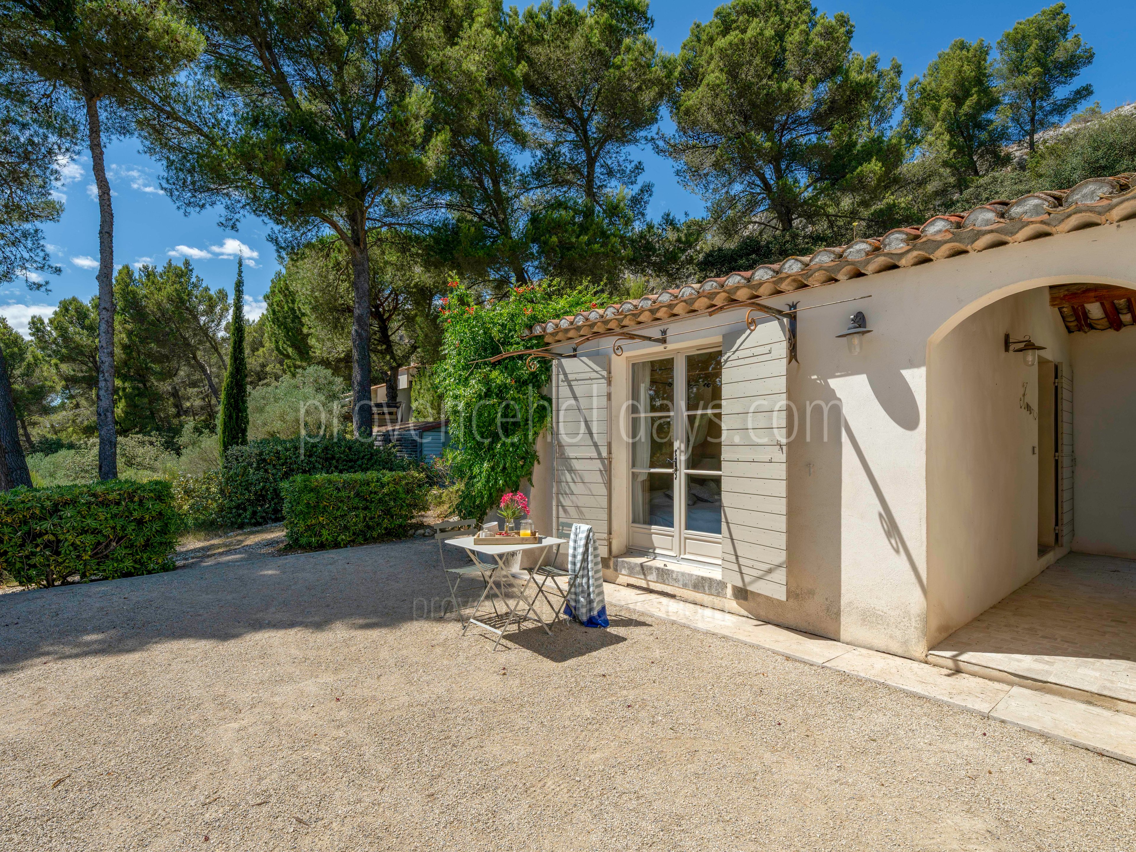 33 - Mas des Songes: Villa: Exterior
