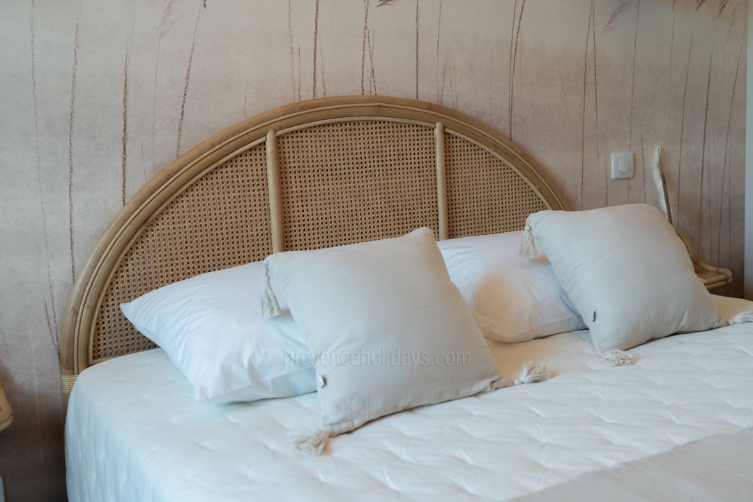36 - Bastide Leontin: Villa: Bedroom