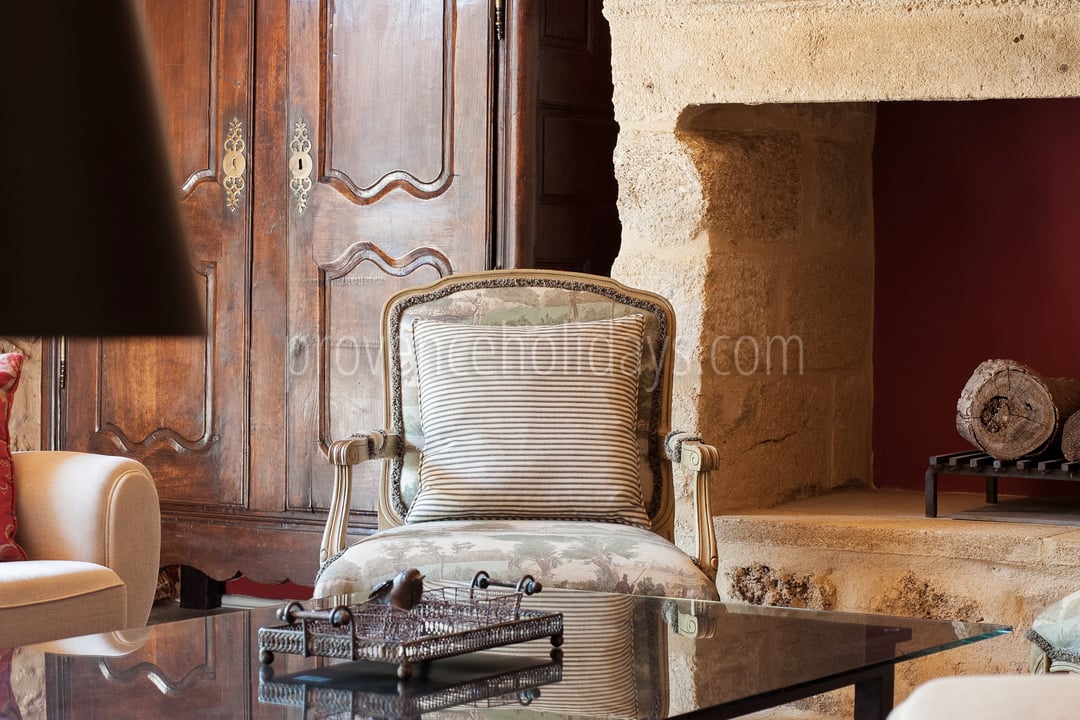 20 - Mas Pont-du-Gard: Villa: Interior