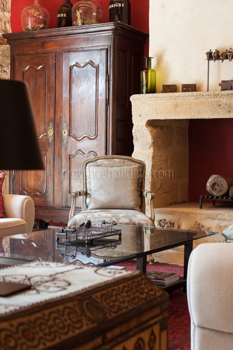 20 - Mas Pont-du-Gard: Villa: Interior