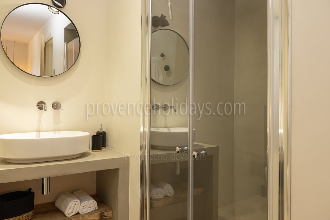 11 - Mas des Firmins: Villa: Bathroom