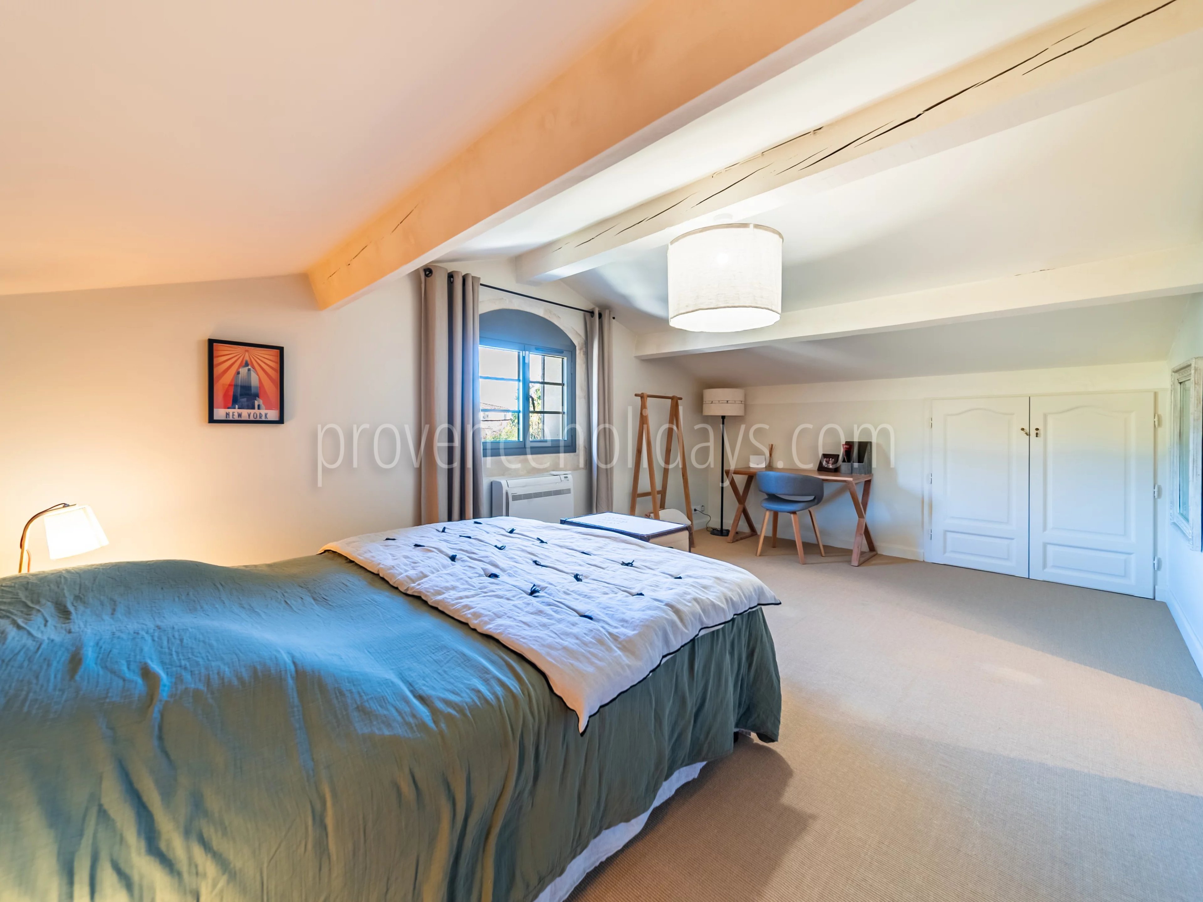 14 - Rustig huis in Les Baux-de-Provence: Villa: Bedroom