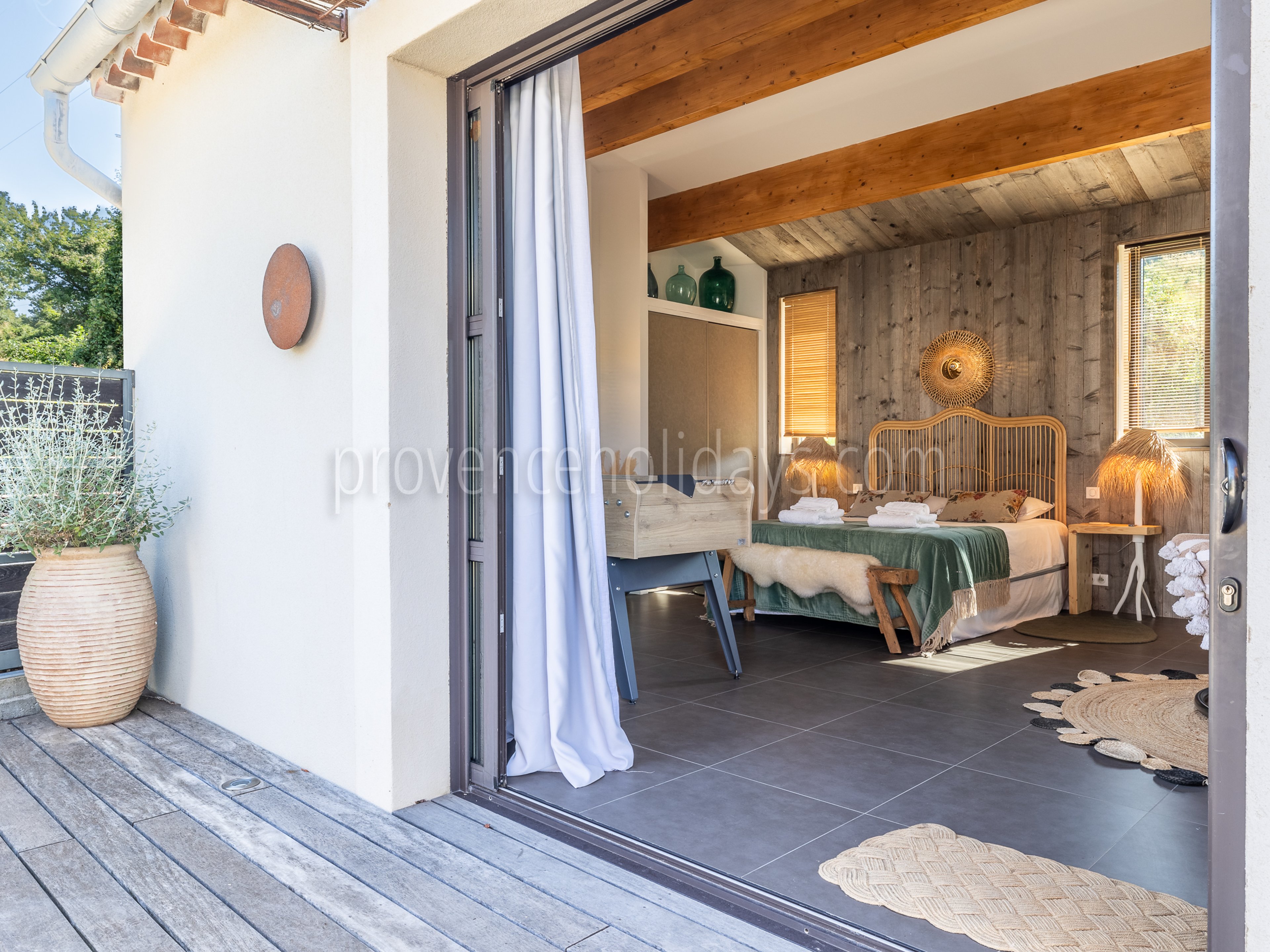 16 - Le Mas du Vallon: Villa: Bedroom