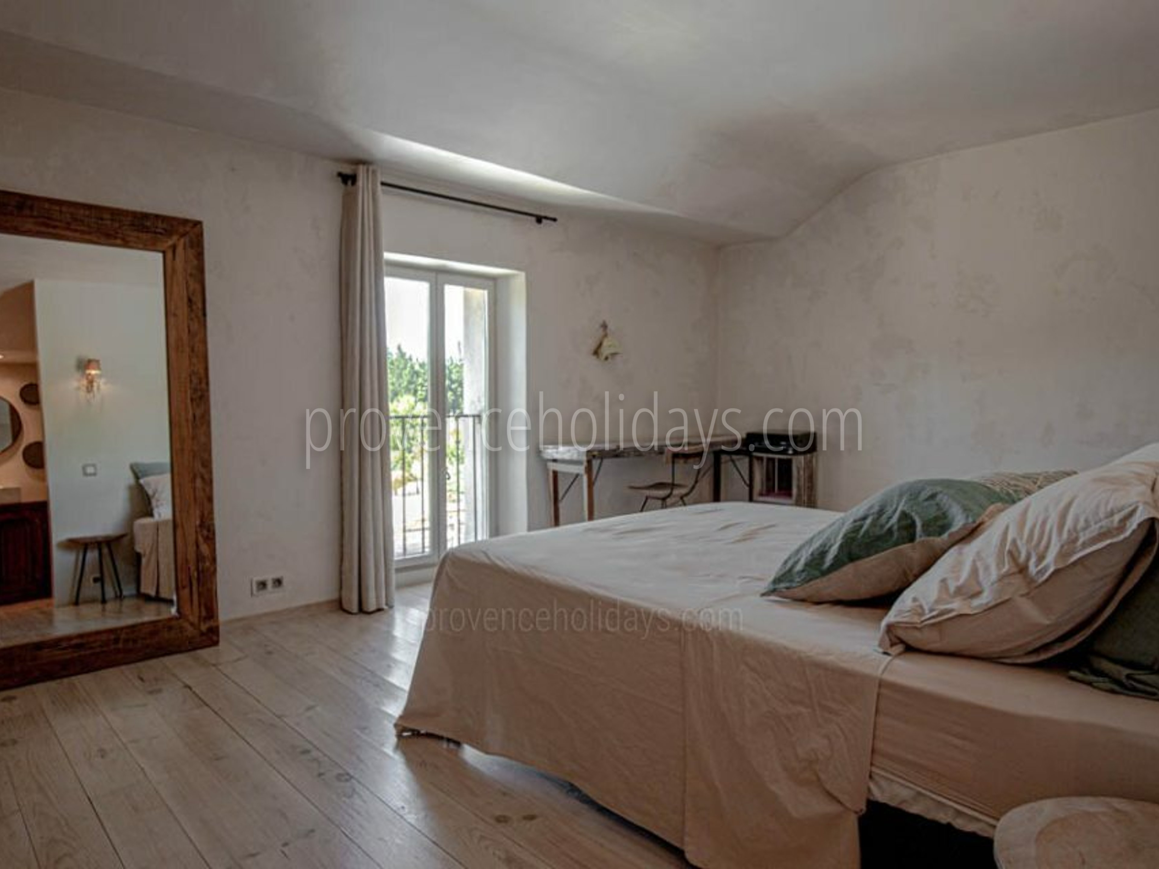 34 - Villa Beaumes: Villa: Interior
