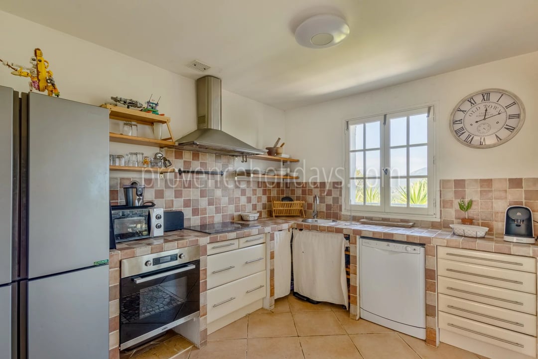13 - Quiet house in Gassin: Villa: Interior
