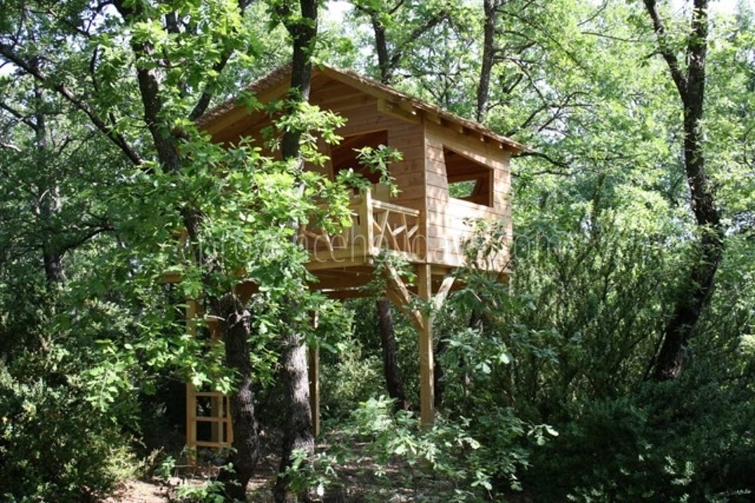 8 - Mas des Lavandes: Villa: Exterior