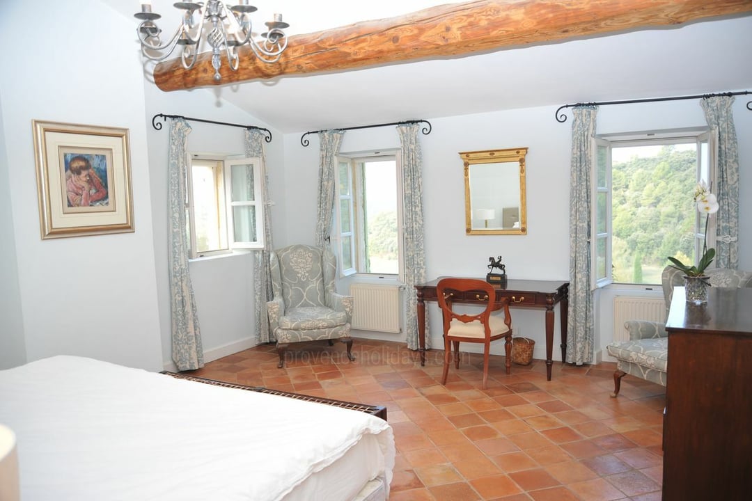 41 - Le Mas de Bonnieux: Villa: Bedroom