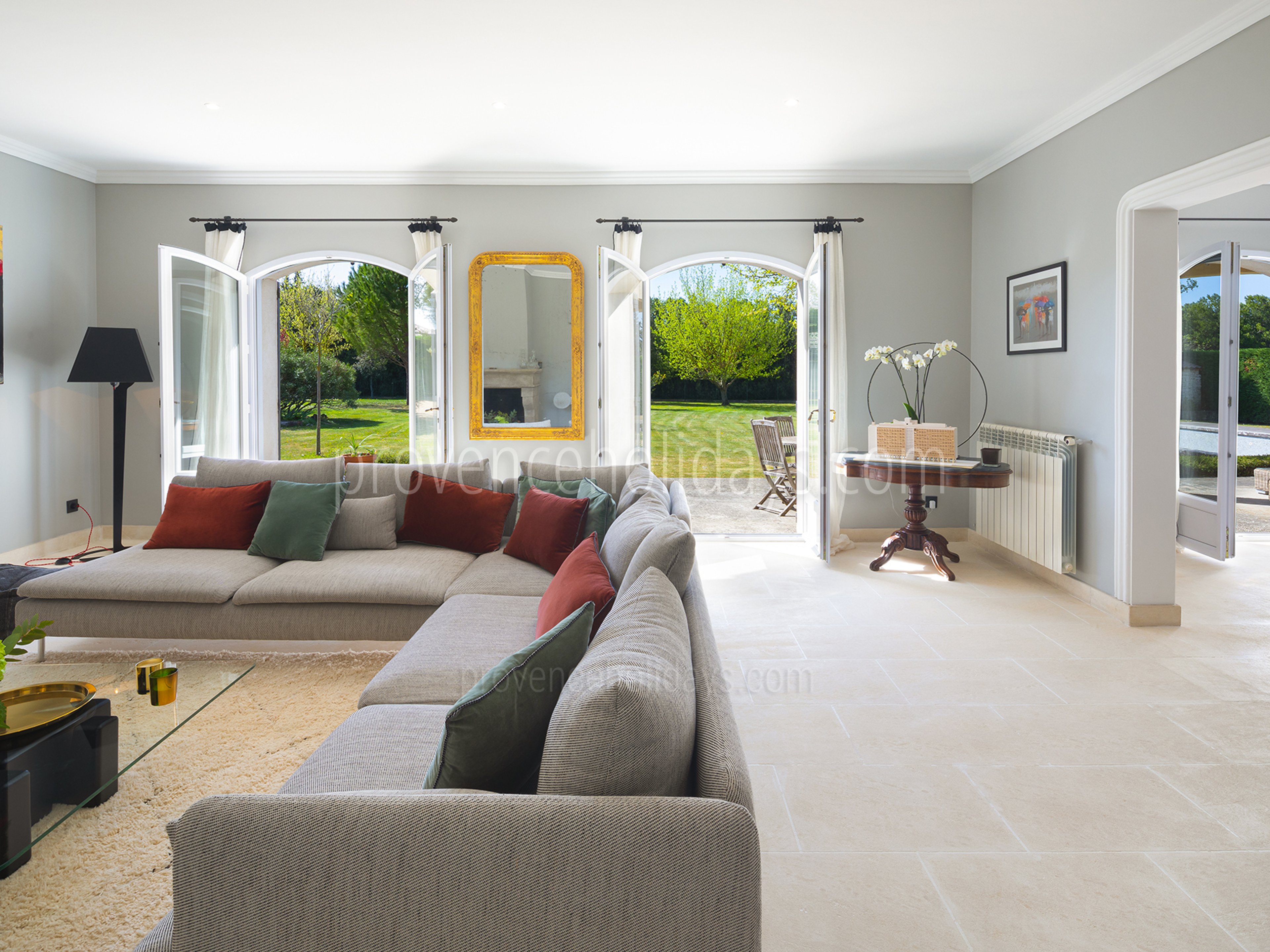 11 - Chez Sarah: Villa: Interior