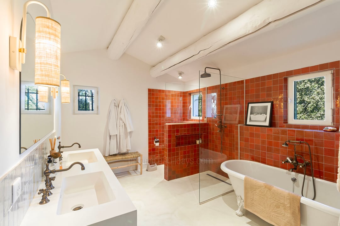 4 - Mas Hautvent: Villa: Bathroom