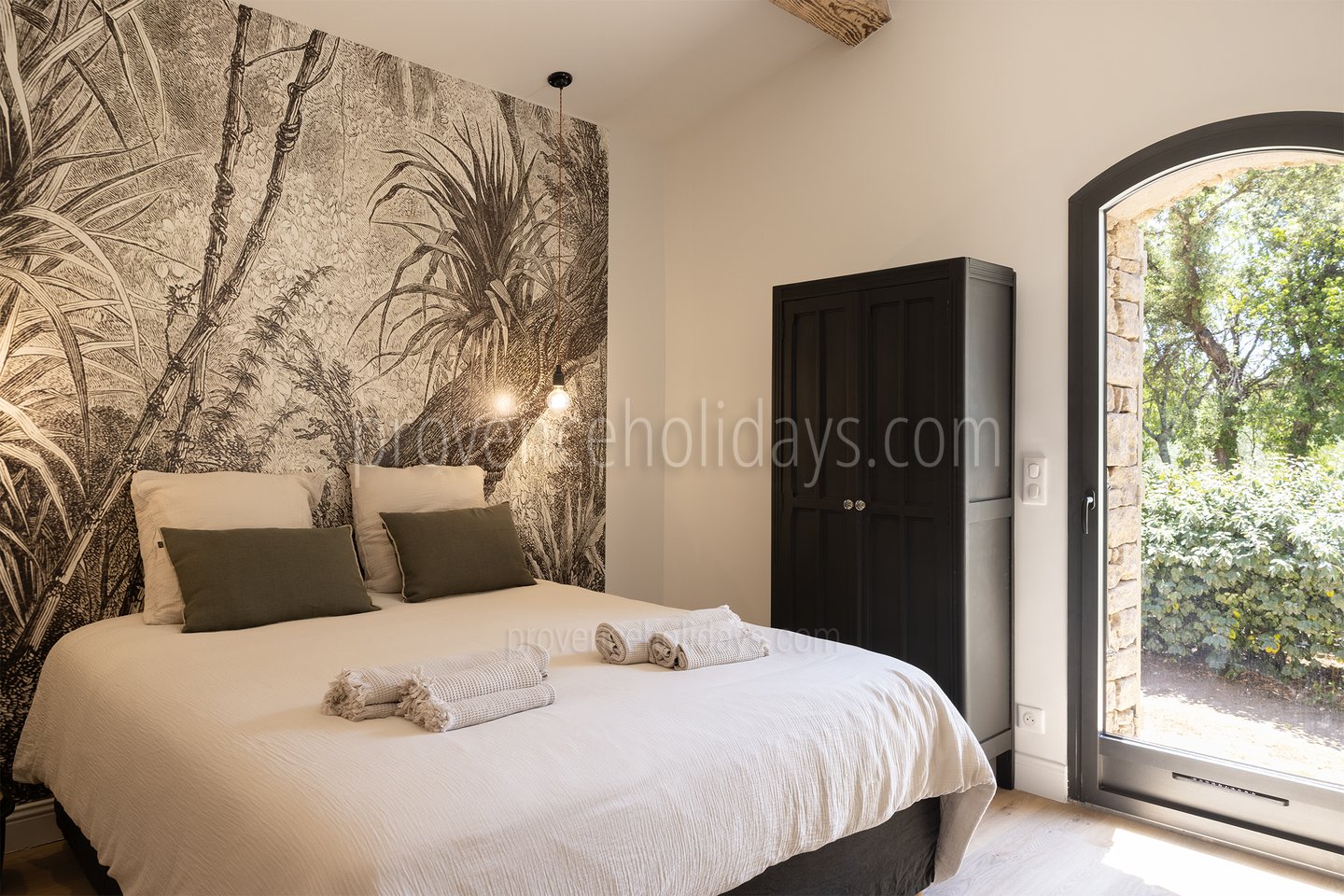 5 - Mas des Chênes Blancs: Villa: Bedroom